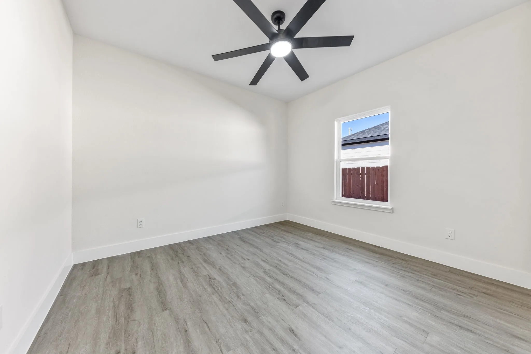Single Family Residence For Sale in Henderson County , 315 Windjammer Road, Gun Barrel City, Texas 75156, 3 Bedroom, 2 Bathroom, 2 Garage spaces, 1,389 Sqft, built in 2025, mls#21333043, Real Estate Agent in Gun Barrel City, Homes For Sale in Henderson county, Homes For Sale in Gun Barrel City, Realtor in Gun Barrel City Texas, Real Estate Brokerage Independent Realty Texas, Luminita Cordes Realtor
