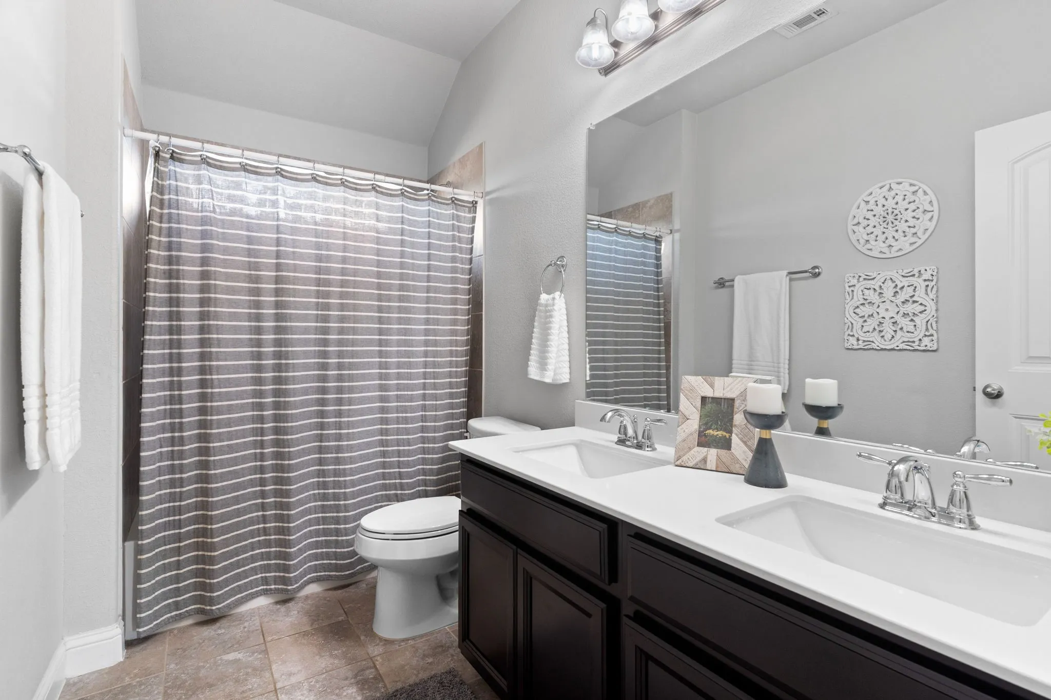 Single Family Residence For Sale in Collin County , 7508 W Fork Lane, Mc Kinney, Texas 75071, 4 Bedroom, 3 Bathroom, 2 Garage spaces, 2,350 Sqft, built in 2016, mls#21333029, Real Estate Agent in Mc Kinney, Homes For Sale in Collin county, Homes For Sale in Mc Kinney, Realtor in Mc Kinney Texas, Real Estate Brokerage Independent Realty Texas, Luminita Cordes Realtor