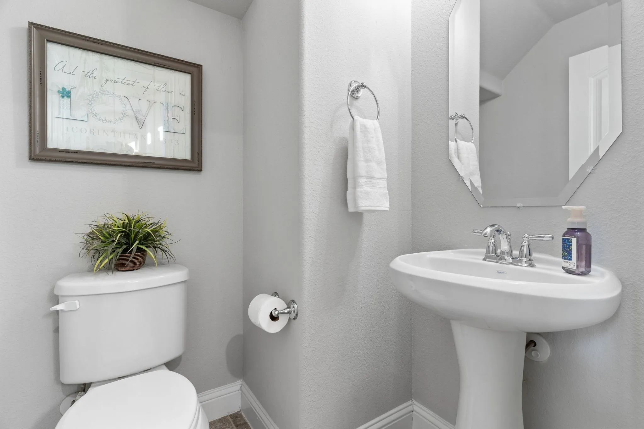 Single Family Residence For Sale in Collin County , 7508 W Fork Lane, Mc Kinney, Texas 75071, 4 Bedroom, 3 Bathroom, 2 Garage spaces, 2,350 Sqft, built in 2016, mls#21333029, Real Estate Agent in Mc Kinney, Homes For Sale in Collin county, Homes For Sale in Mc Kinney, Realtor in Mc Kinney Texas, Real Estate Brokerage Independent Realty Texas, Luminita Cordes Realtor