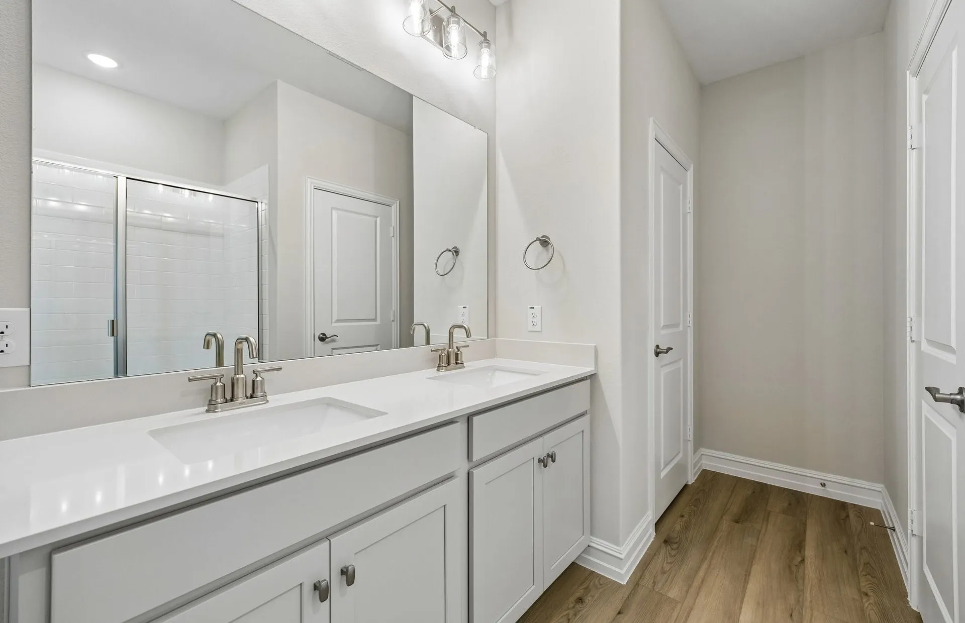 Double vanity in primary bath