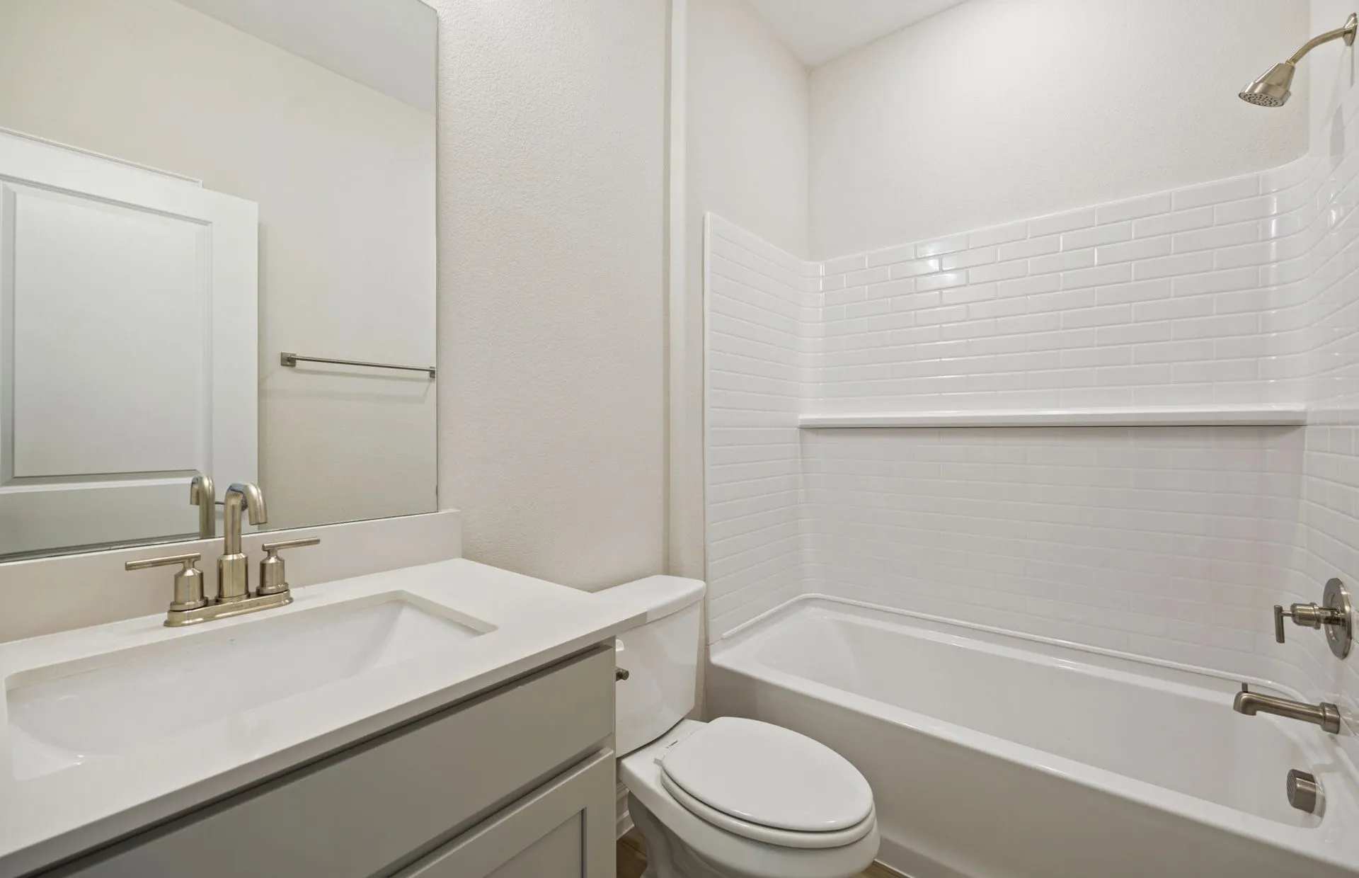 Spacious secondary bath