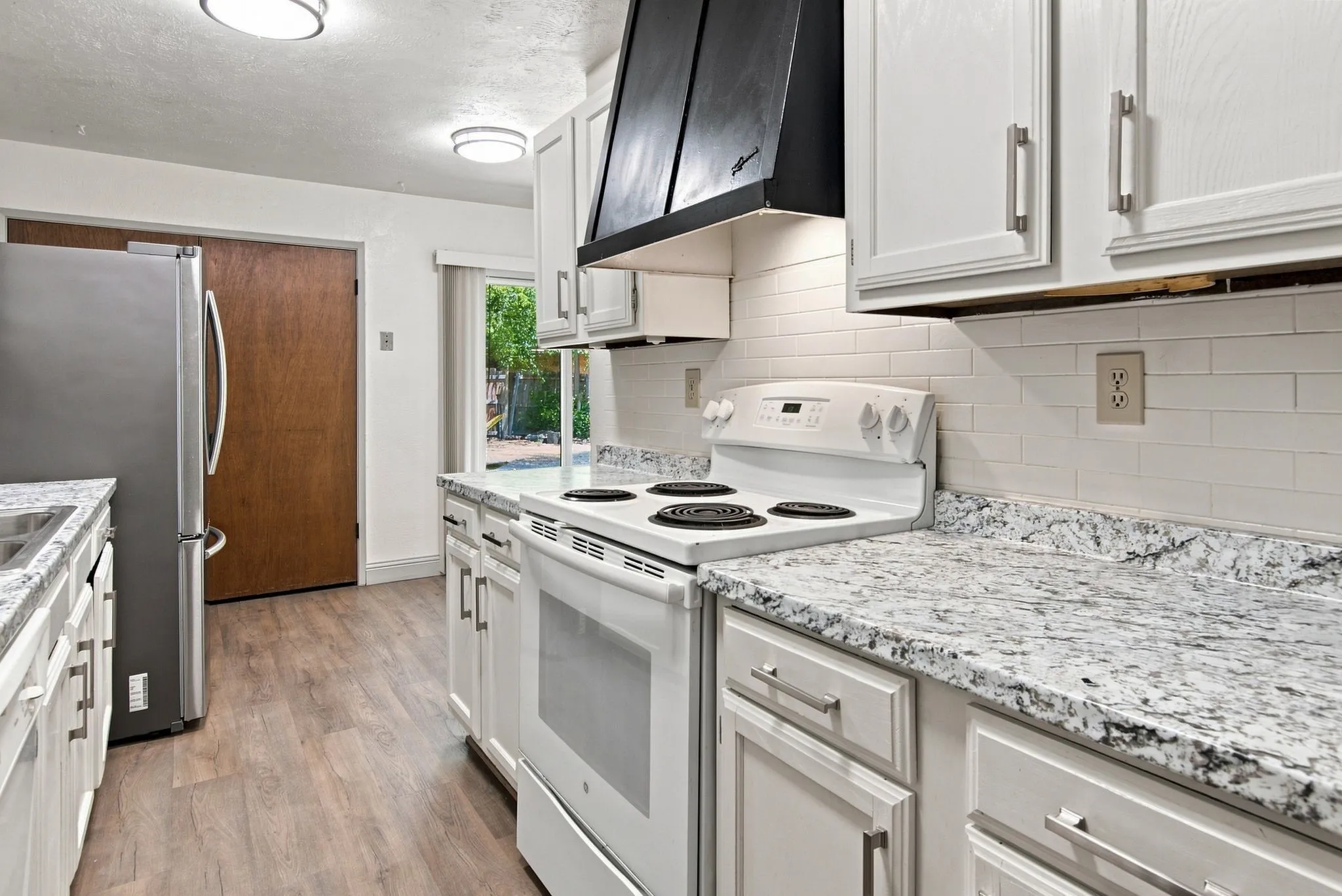 Single Family Residence For Sale in Tarrant County , 4025 Engleman Street, Fort Worth, Texas 76137, 3 Bedroom, 2 Bathroom, 2 Garage spaces, 1,674 Sqft, built in 1979, mls#21333070, Real Estate Agent in Fort Worth, Homes For Sale in Tarrant county, Homes For Sale in Fort Worth, Realtor in Fort Worth Texas, Real Estate Brokerage Independent Realty Texas, Luminita Cordes Realtor