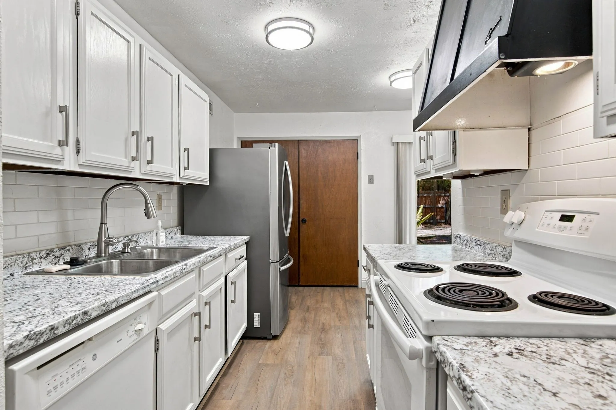 Single Family Residence For Sale in Tarrant County , 4025 Engleman Street, Fort Worth, Texas 76137, 3 Bedroom, 2 Bathroom, 2 Garage spaces, 1,674 Sqft, built in 1979, mls#21333070, Real Estate Agent in Fort Worth, Homes For Sale in Tarrant county, Homes For Sale in Fort Worth, Realtor in Fort Worth Texas, Real Estate Brokerage Independent Realty Texas, Luminita Cordes Realtor