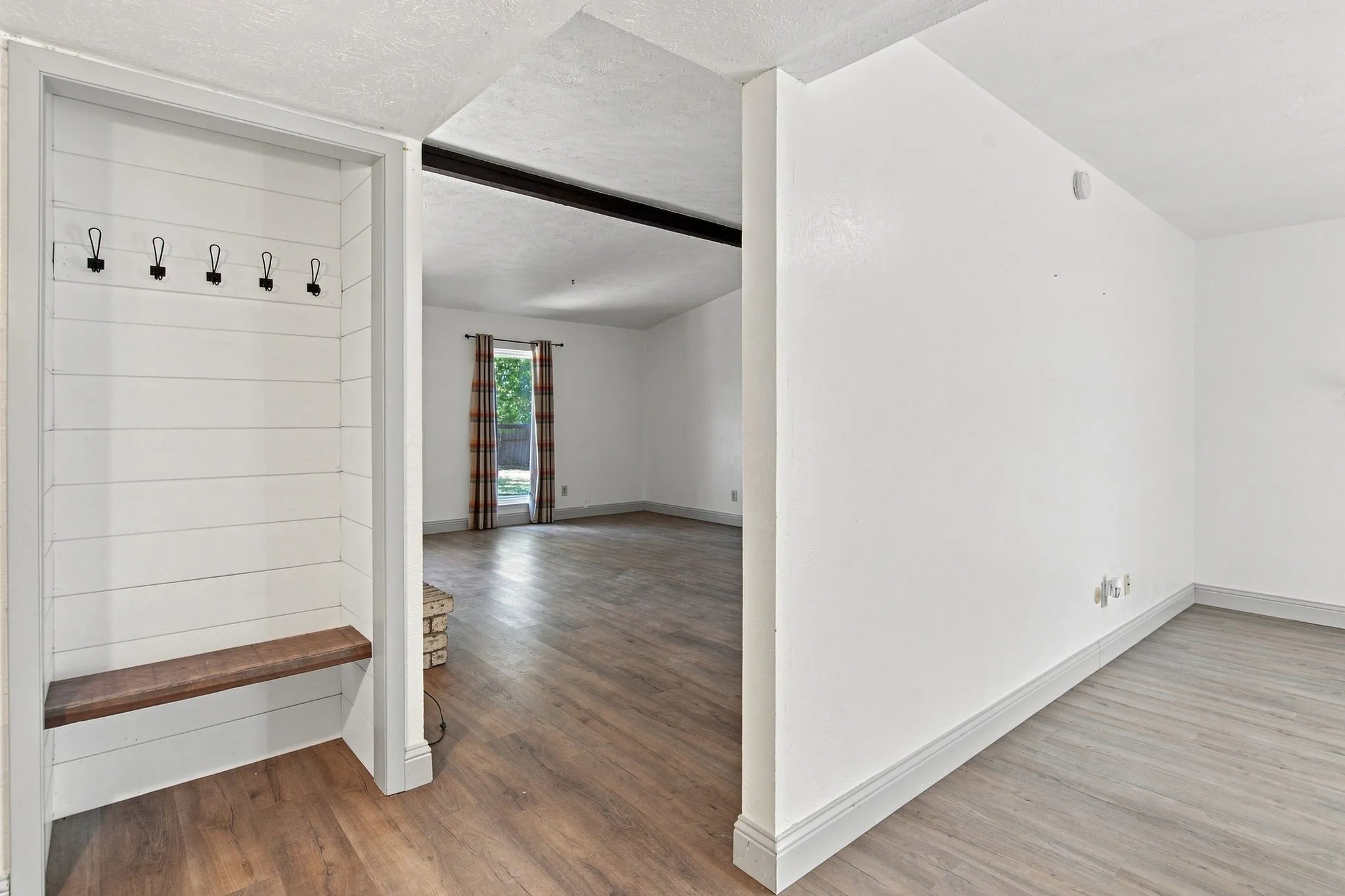 Single Family Residence For Sale in Tarrant County , 4025 Engleman Street, Fort Worth, Texas 76137, 3 Bedroom, 2 Bathroom, 2 Garage spaces, 1,674 Sqft, built in 1979, mls#21333070, Real Estate Agent in Fort Worth, Homes For Sale in Tarrant county, Homes For Sale in Fort Worth, Realtor in Fort Worth Texas, Real Estate Brokerage Independent Realty Texas, Luminita Cordes Realtor