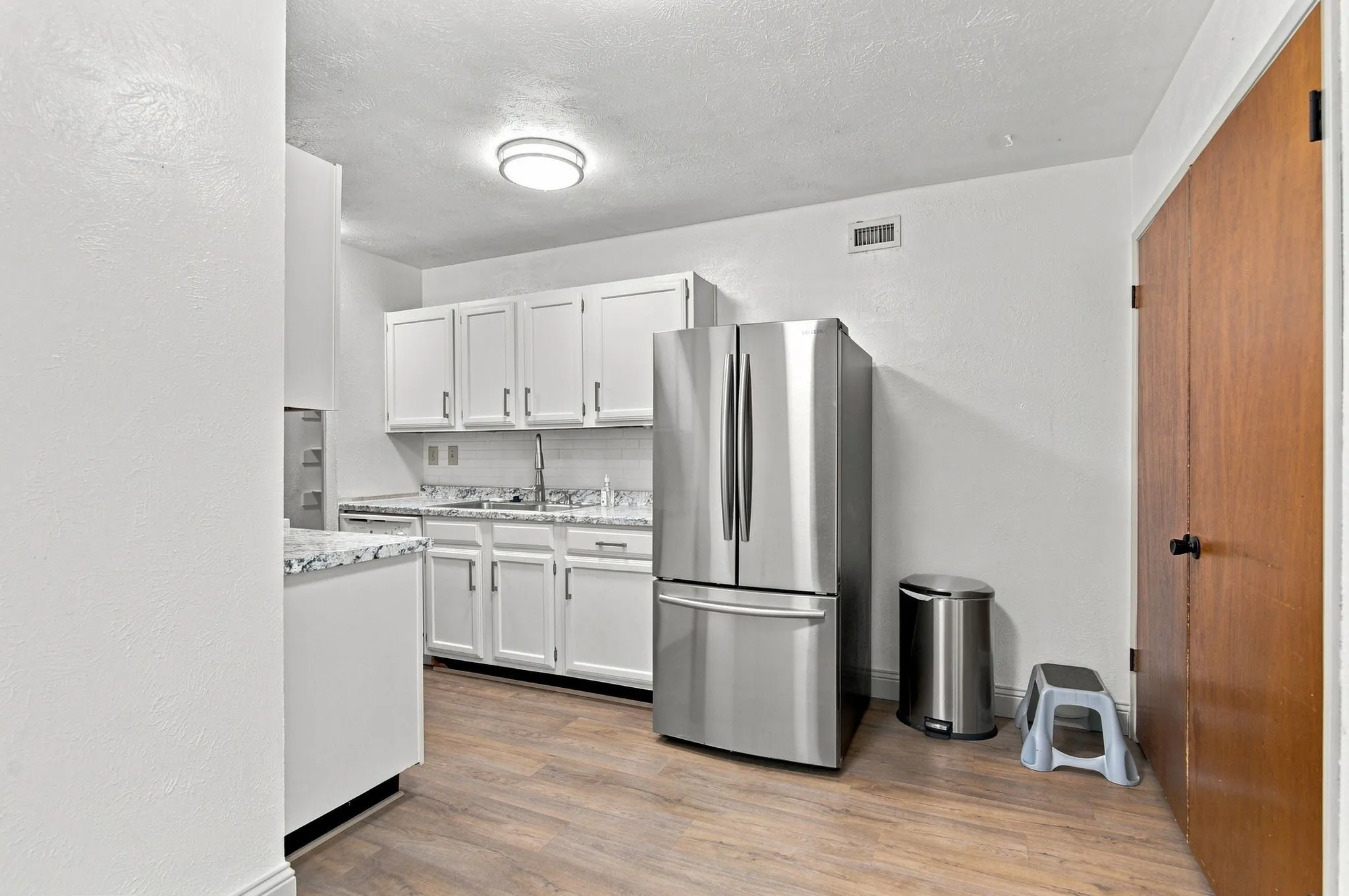 Single Family Residence For Sale in Tarrant County , 4025 Engleman Street, Fort Worth, Texas 76137, 3 Bedroom, 2 Bathroom, 2 Garage spaces, 1,674 Sqft, built in 1979, mls#21333070, Real Estate Agent in Fort Worth, Homes For Sale in Tarrant county, Homes For Sale in Fort Worth, Realtor in Fort Worth Texas, Real Estate Brokerage Independent Realty Texas, Luminita Cordes Realtor
