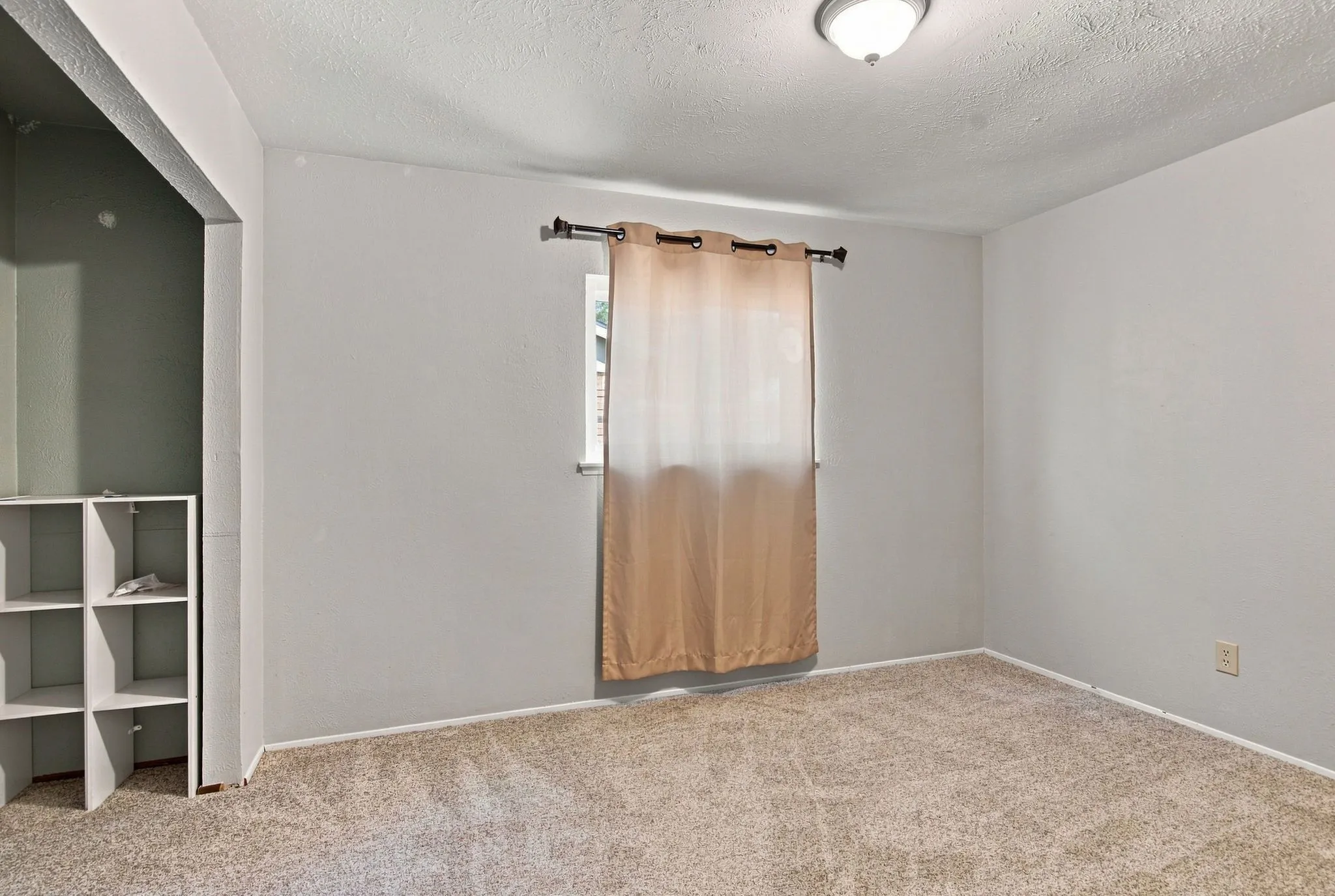 Single Family Residence For Sale in Tarrant County , 4025 Engleman Street, Fort Worth, Texas 76137, 3 Bedroom, 2 Bathroom, 2 Garage spaces, 1,674 Sqft, built in 1979, mls#21333070, Real Estate Agent in Fort Worth, Homes For Sale in Tarrant county, Homes For Sale in Fort Worth, Realtor in Fort Worth Texas, Real Estate Brokerage Independent Realty Texas, Luminita Cordes Realtor