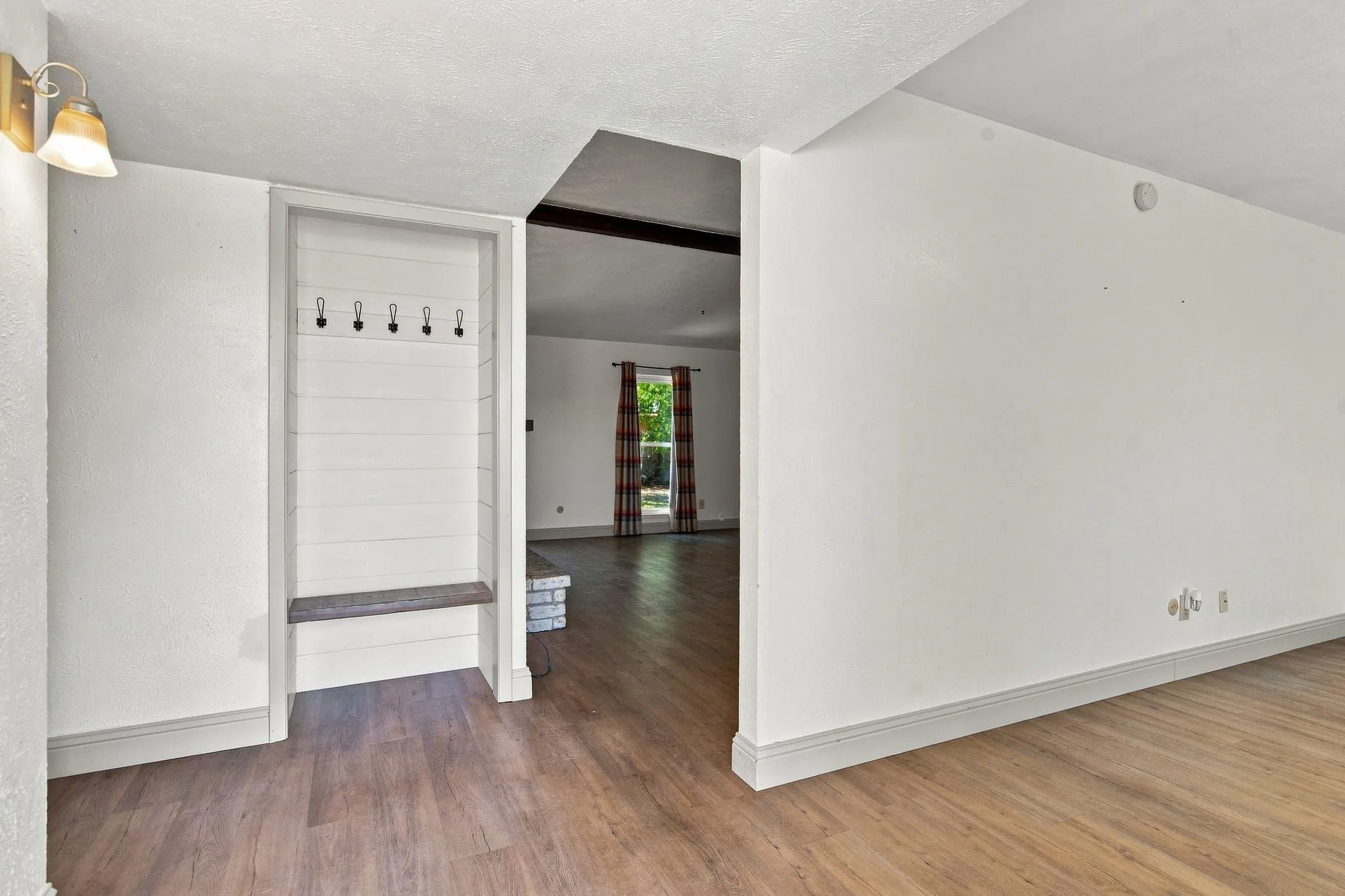 Single Family Residence For Sale in Tarrant County , 4025 Engleman Street, Fort Worth, Texas 76137, 3 Bedroom, 2 Bathroom, 2 Garage spaces, 1,674 Sqft, built in 1979, mls#21333070, Real Estate Agent in Fort Worth, Homes For Sale in Tarrant county, Homes For Sale in Fort Worth, Realtor in Fort Worth Texas, Real Estate Brokerage Independent Realty Texas, Luminita Cordes Realtor