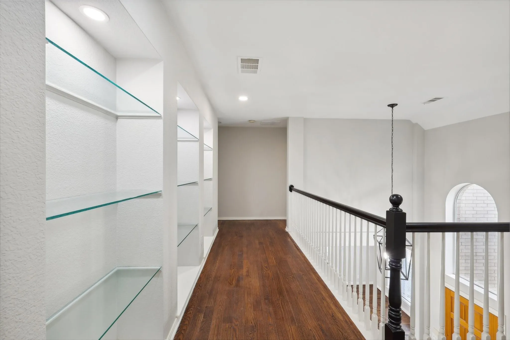 Single Family Residence For Rent in Collin County , 6043 Fieldstone Drive, Dallas, Texas 75252, 4 Bedroom, 3 Bathroom, 2 Garage spaces, 2,743 Sqft, built in 1996, mls#21333082, Real Estate Agent in Dallas, Homes For Rent in Collin county, Homes For Rent in Dallas, Realtor in Dallas Texas, Real Estate Brokerage Independent Realty Texas, Luminita Cordes Realtor