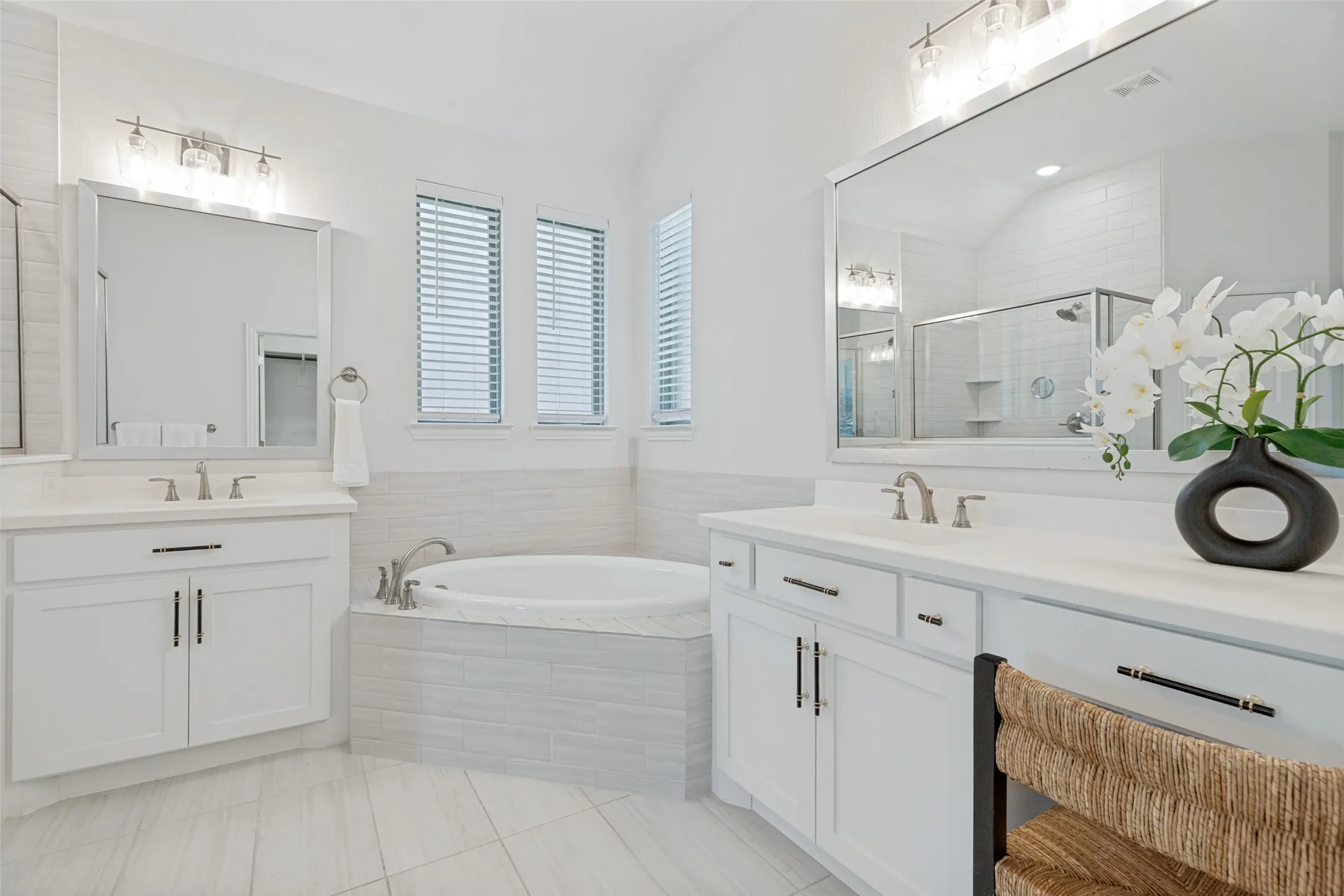 Single Family Residence For Sale in Collin County , 5304 Babcock Road, Mc Kinney, Texas 75071, 4 Bedroom, 3 Bathroom, 2 Garage spaces, 2,382 Sqft, built in 2022, mls#21329455, Real Estate Agent in Mc Kinney, Homes For Sale in Collin county, Homes For Sale in Mc Kinney, Realtor in Mc Kinney Texas, Real Estate Brokerage Independent Realty Texas, Luminita Cordes Realtor
