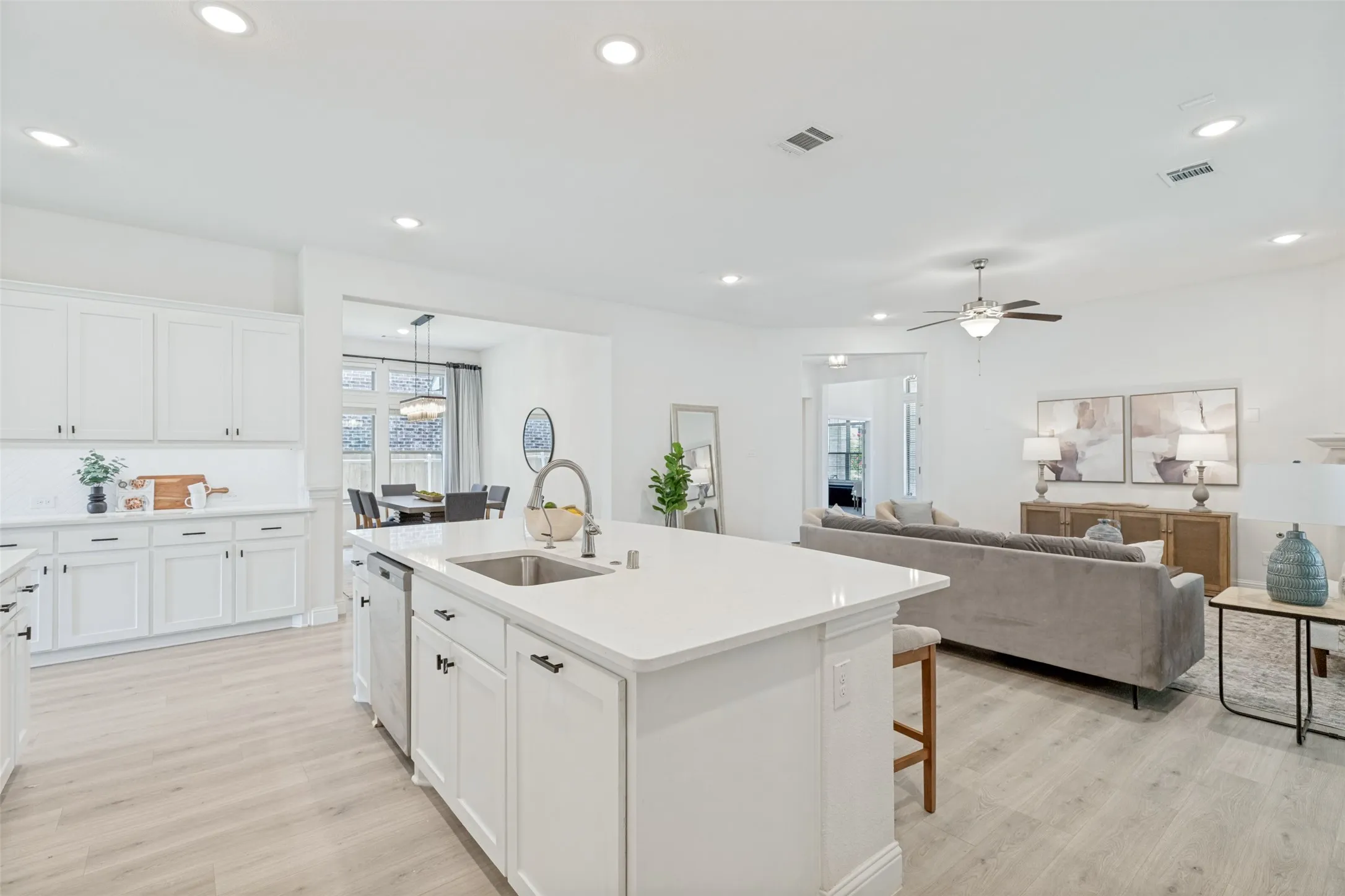 Single Family Residence For Sale in Collin County , 5304 Babcock Road, Mc Kinney, Texas 75071, 4 Bedroom, 3 Bathroom, 2 Garage spaces, 2,382 Sqft, built in 2022, mls#21329455, Real Estate Agent in Mc Kinney, Homes For Sale in Collin county, Homes For Sale in Mc Kinney, Realtor in Mc Kinney Texas, Real Estate Brokerage Independent Realty Texas, Luminita Cordes Realtor