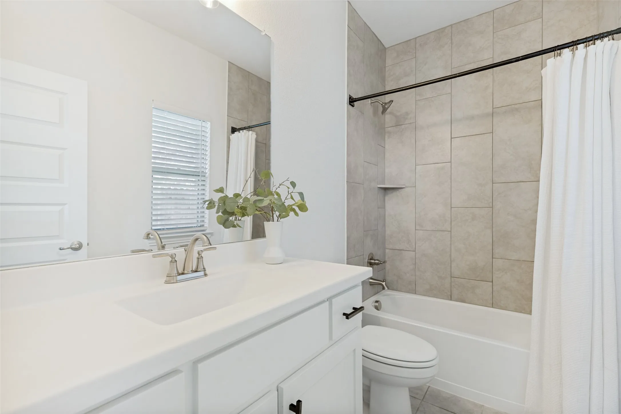 Single Family Residence For Sale in Collin County , 5304 Babcock Road, Mc Kinney, Texas 75071, 4 Bedroom, 3 Bathroom, 2 Garage spaces, 2,382 Sqft, built in 2022, mls#21329455, Real Estate Agent in Mc Kinney, Homes For Sale in Collin county, Homes For Sale in Mc Kinney, Realtor in Mc Kinney Texas, Real Estate Brokerage Independent Realty Texas, Luminita Cordes Realtor