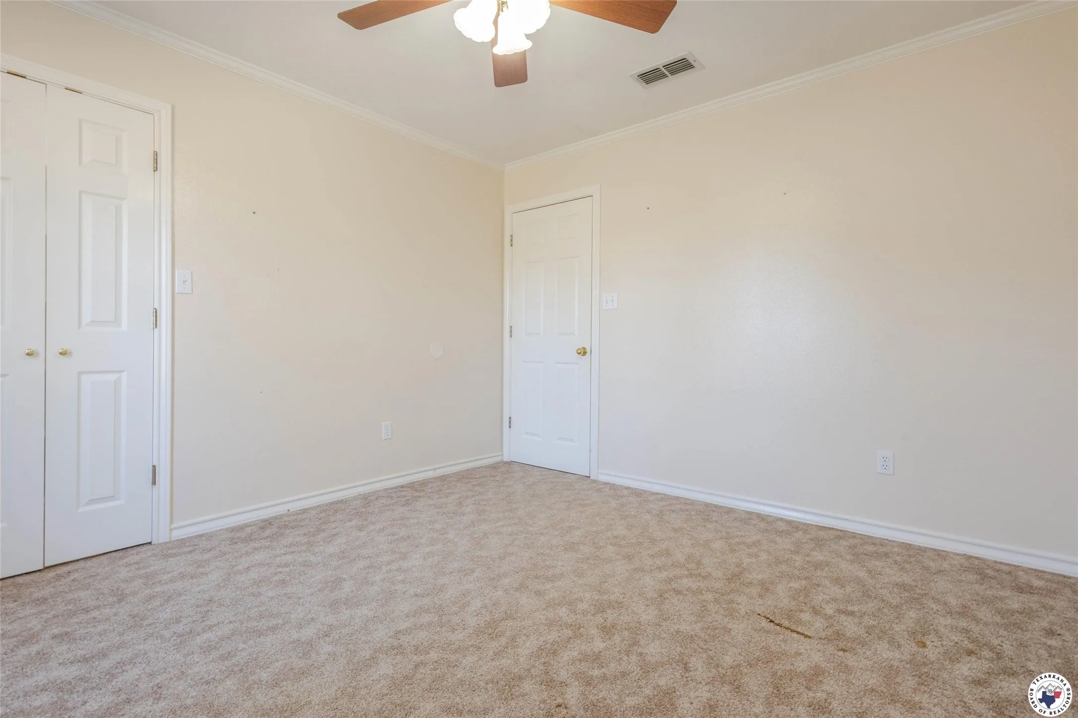 Single Family Residence For Sale in Bowie County , 2735 Daniels Chapel Road, New Boston, Texas 75570, 6 Bedroom, 4 Bathroom, 2 Garage spaces, 4,276 Sqft, built in 1996, mls#21333077, Real Estate Agent in New Boston, Homes For Sale in Bowie county, Homes For Sale in New Boston, Realtor in New Boston Texas, Real Estate Brokerage Independent Realty Texas, Luminita Cordes Realtor