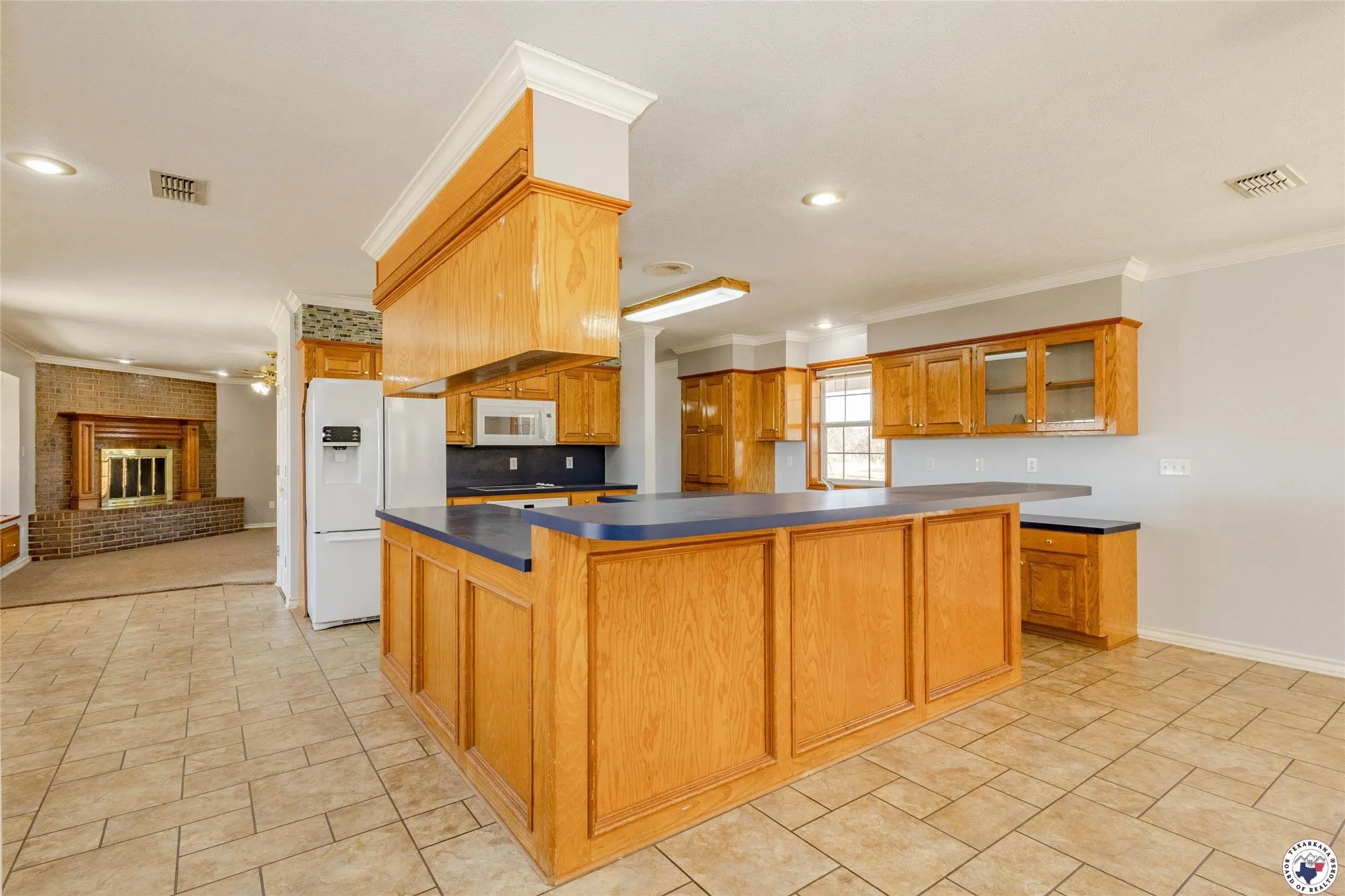 Single Family Residence For Sale in Bowie County , 2735 Daniels Chapel Road, New Boston, Texas 75570, 6 Bedroom, 4 Bathroom, 2 Garage spaces, 4,276 Sqft, built in 1996, mls#21333077, Real Estate Agent in New Boston, Homes For Sale in Bowie county, Homes For Sale in New Boston, Realtor in New Boston Texas, Real Estate Brokerage Independent Realty Texas, Luminita Cordes Realtor