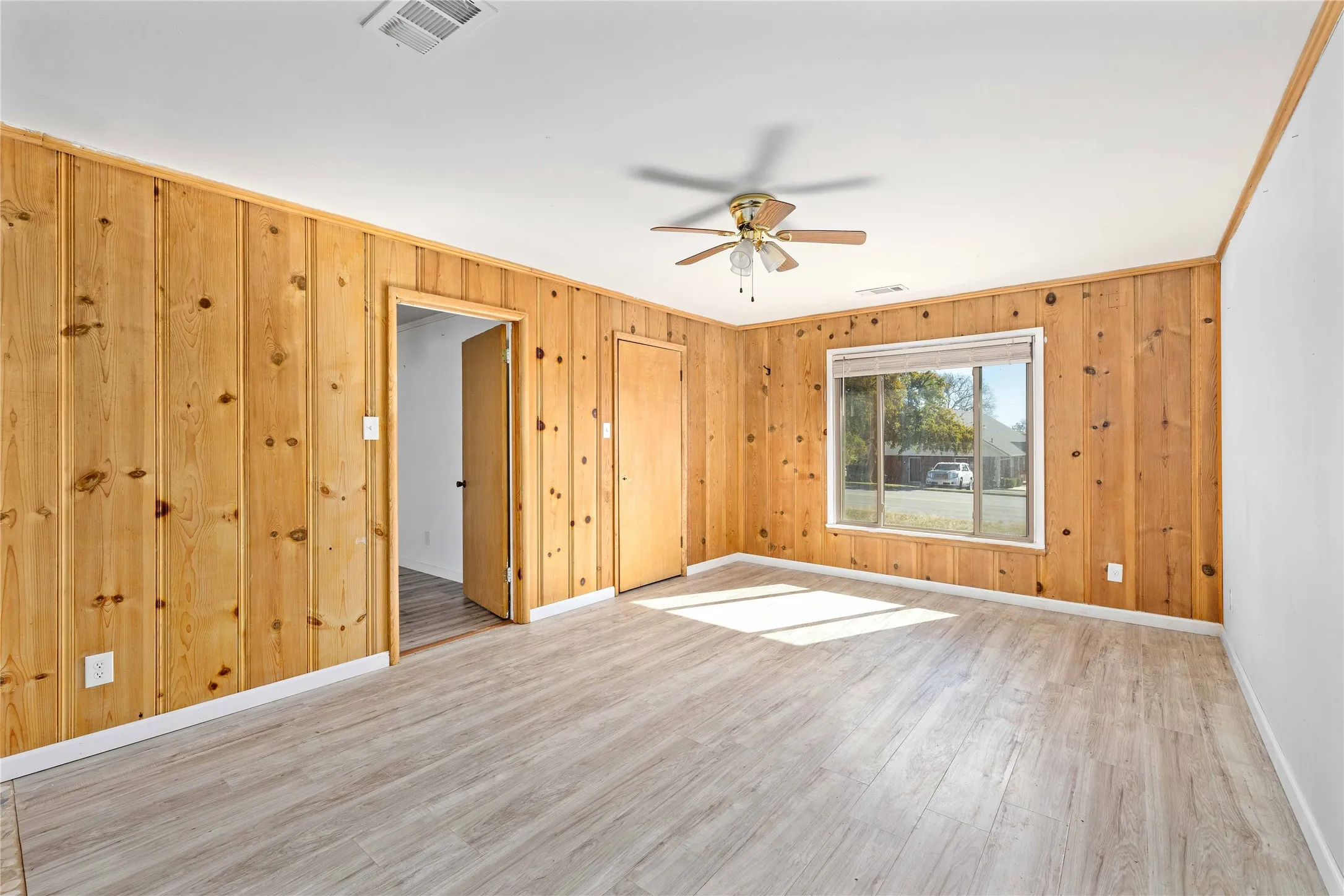 Single Family Residence For Sale in Brown County , 2609 Coggin Avenue, Brownwood, Texas 76801, 3 Bedroom, 2 Bathroom, Garage spaces, 1,616 Sqft, built in 0, mls#21329669, Real Estate Agent in Brownwood, Homes For Sale in Brown county, Homes For Sale in Brownwood, Realtor in Brownwood Texas, Real Estate Brokerage Independent Realty Texas, Luminita Cordes Realtor