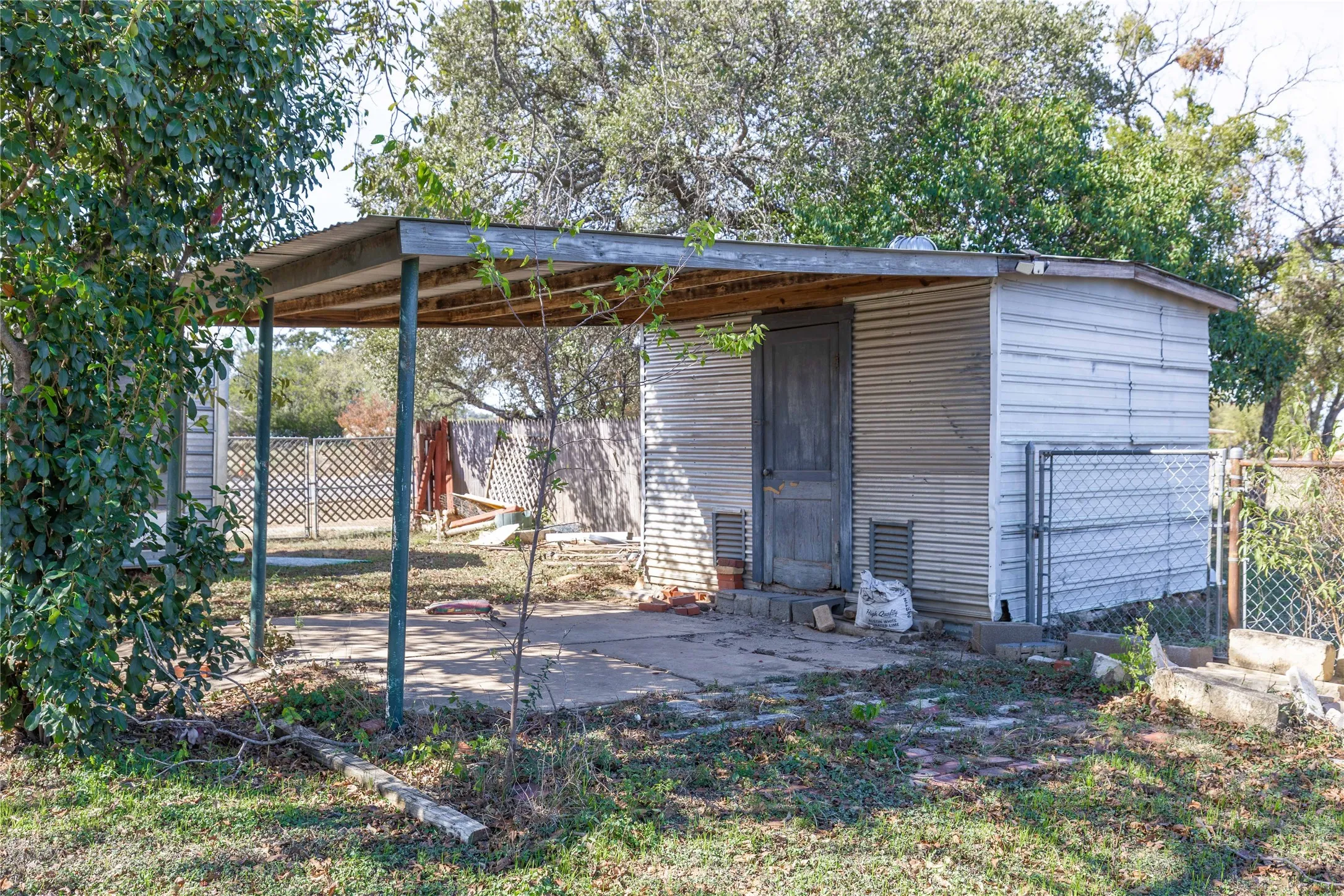 Single Family Residence For Sale in Brown County , 2609 Coggin Avenue, Brownwood, Texas 76801, 3 Bedroom, 2 Bathroom, Garage spaces, 1,616 Sqft, built in 0, mls#21329669, Real Estate Agent in Brownwood, Homes For Sale in Brown county, Homes For Sale in Brownwood, Realtor in Brownwood Texas, Real Estate Brokerage Independent Realty Texas, Luminita Cordes Realtor