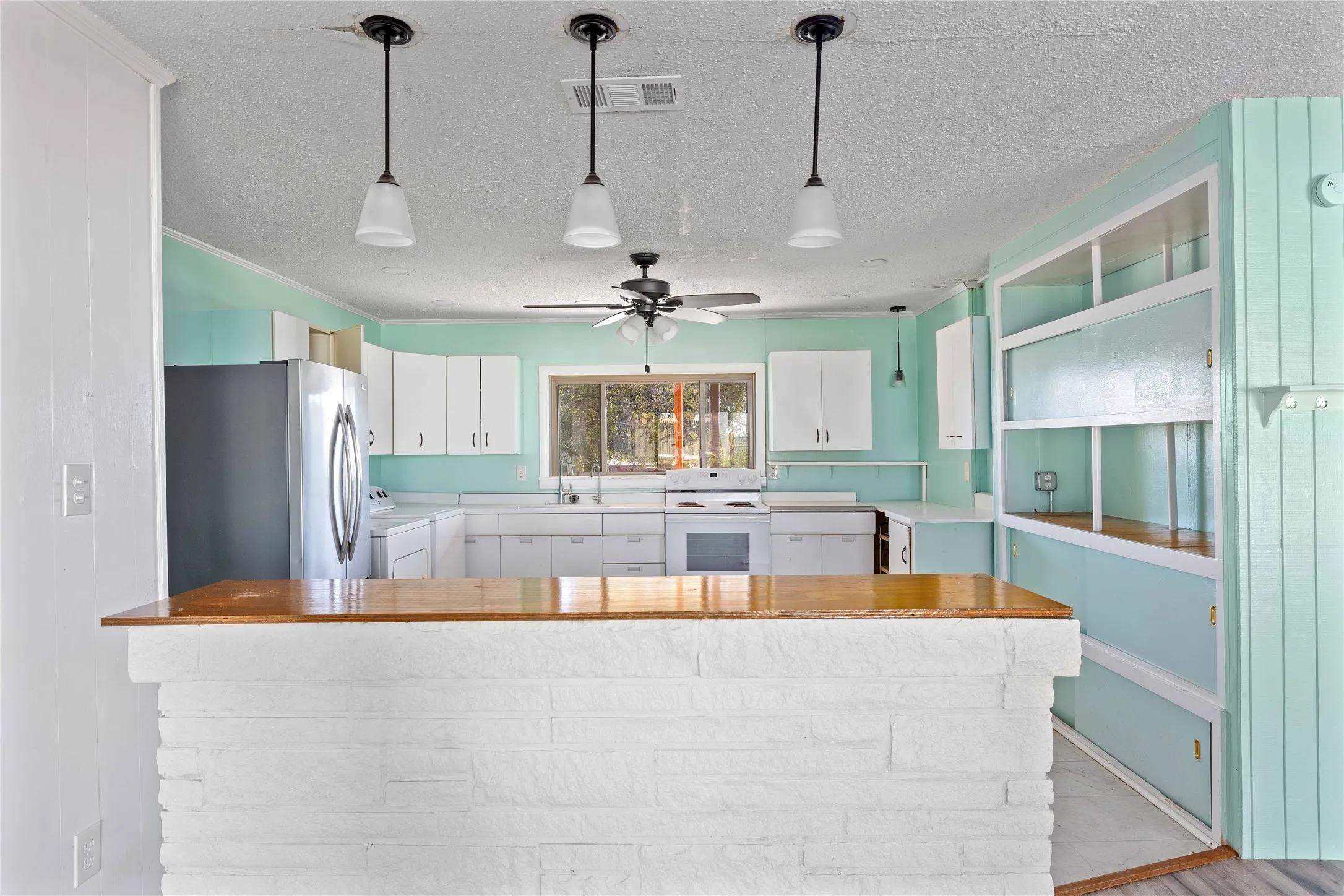 Single Family Residence For Sale in Brown County , 2609 Coggin Avenue, Brownwood, Texas 76801, 3 Bedroom, 2 Bathroom, Garage spaces, 1,616 Sqft, built in 0, mls#21329669, Real Estate Agent in Brownwood, Homes For Sale in Brown county, Homes For Sale in Brownwood, Realtor in Brownwood Texas, Real Estate Brokerage Independent Realty Texas, Luminita Cordes Realtor