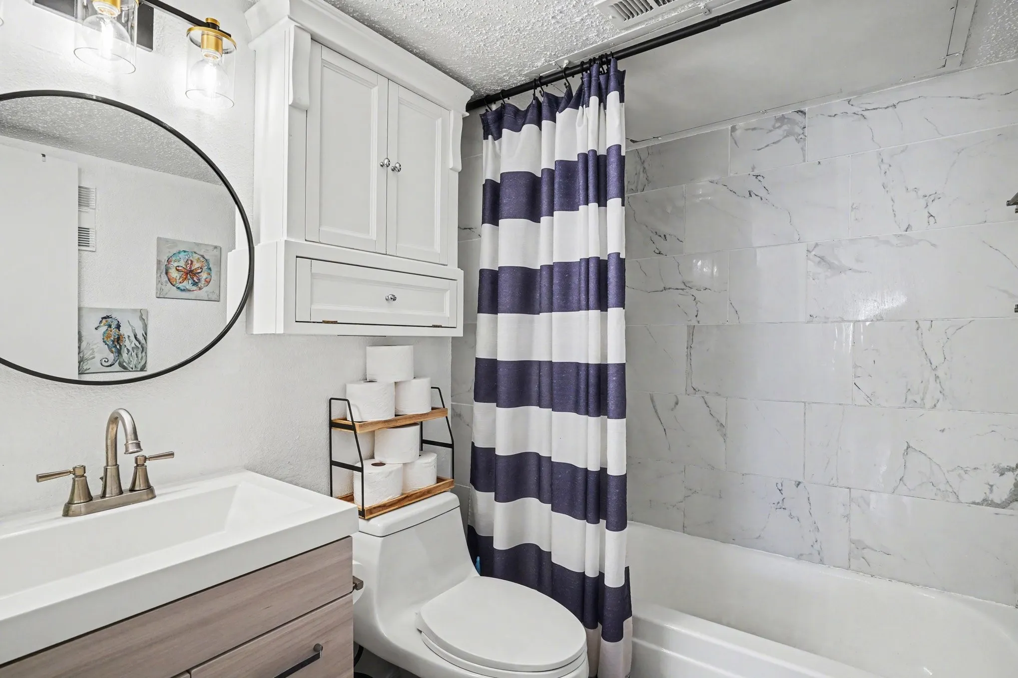 Condominium For Sale in Tarrant County , 2304 Balsam Drive E203, Arlington, Texas 76006, 2 Bedrooms, 2 Bathrooms, Garage spaces, 1,032 Sqft, built in 1981, Price $140,000, mls#21329582, Real Estate Agent in Arlington, Homes For Sale in Tarrant county, Homes For Sale in Arlington, Realtor in Arlington Texas, Real Estate Brokerage Independent Realty Texas, Luminita Cordes Realtor