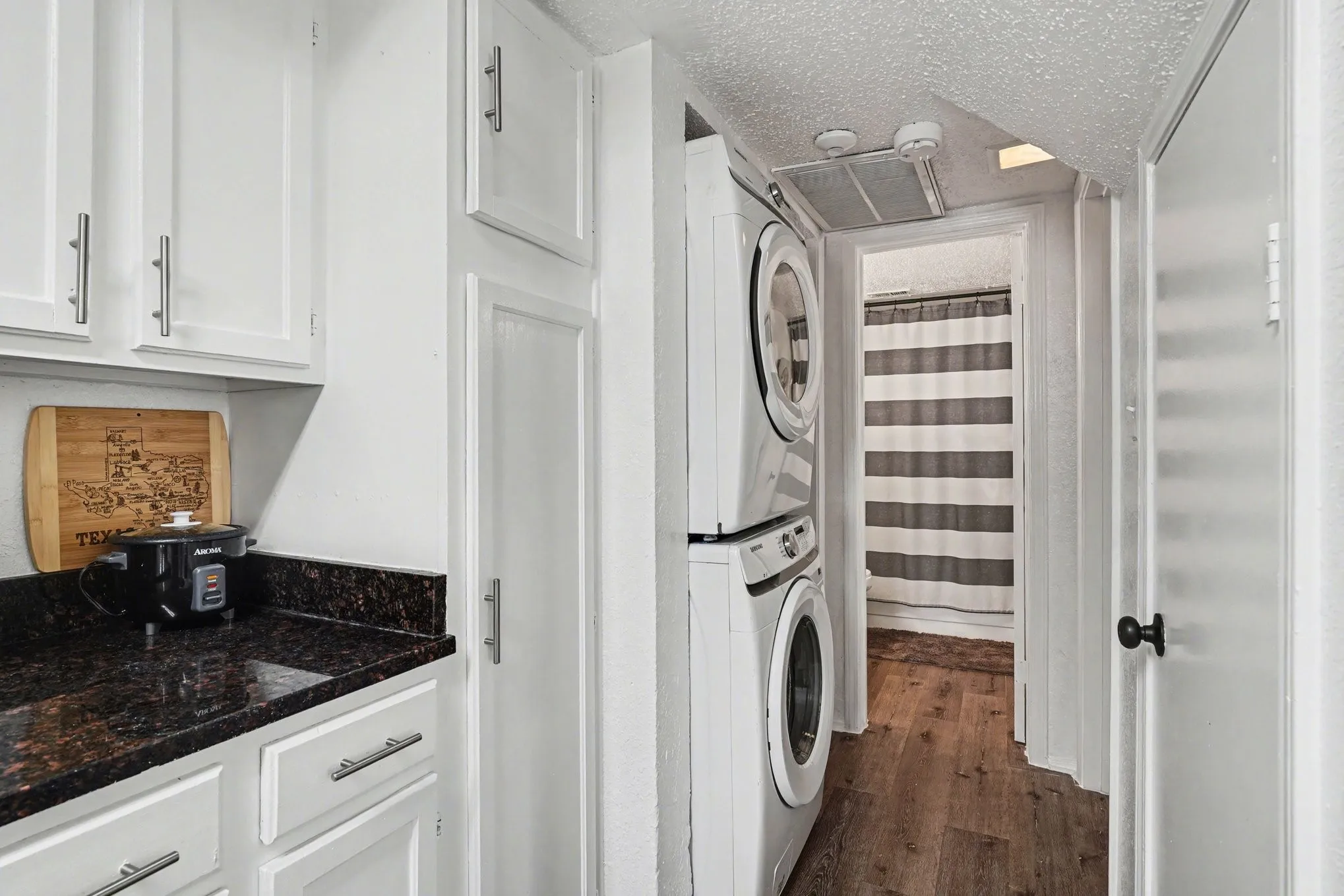 Condominium For Sale in Tarrant County , 2304 Balsam Drive E203, Arlington, Texas 76006, 2 Bedrooms, 2 Bathrooms, Garage spaces, 1,032 Sqft, built in 1981, Price $140,000, mls#21329582, Real Estate Agent in Arlington, Homes For Sale in Tarrant county, Homes For Sale in Arlington, Realtor in Arlington Texas, Real Estate Brokerage Independent Realty Texas, Luminita Cordes Realtor