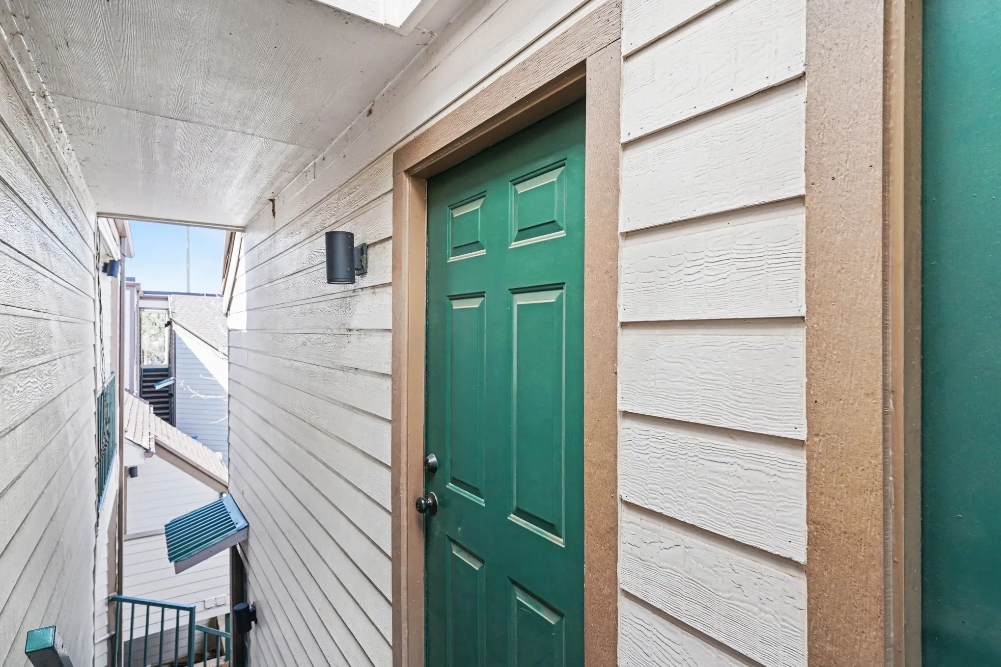 Condominium For Sale in Tarrant County , 2304 Balsam Drive E203, Arlington, Texas 76006, 2 Bedrooms, 2 Bathrooms, Garage spaces, 1,032 Sqft, built in 1981, Price $140,000, mls#21329582, Real Estate Agent in Arlington, Homes For Sale in Tarrant county, Homes For Sale in Arlington, Realtor in Arlington Texas, Real Estate Brokerage Independent Realty Texas, Luminita Cordes Realtor