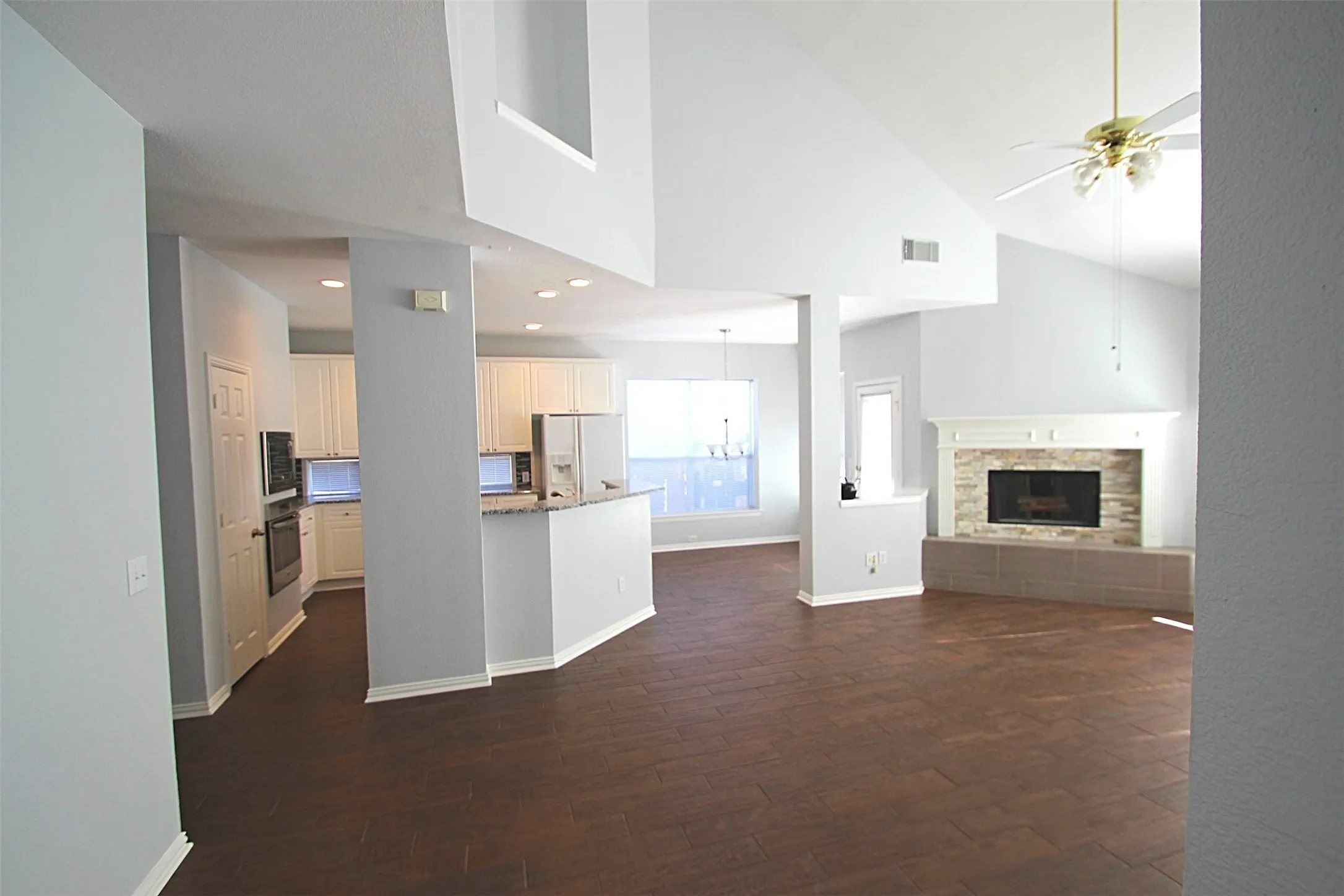 Single Family Residence For Rent in Collin County , 18620 Gibbons Drive, Dallas, Texas 75287, 3 Bedroom, 3 Bathroom, 2 Garage spaces, 2,630 Sqft, built in 1996, mls#21333101, Real Estate Agent in Dallas, Homes For Rent in Collin county, Homes For Rent in Dallas, Realtor in Dallas Texas, Real Estate Brokerage Independent Realty Texas, Luminita Cordes Realtor