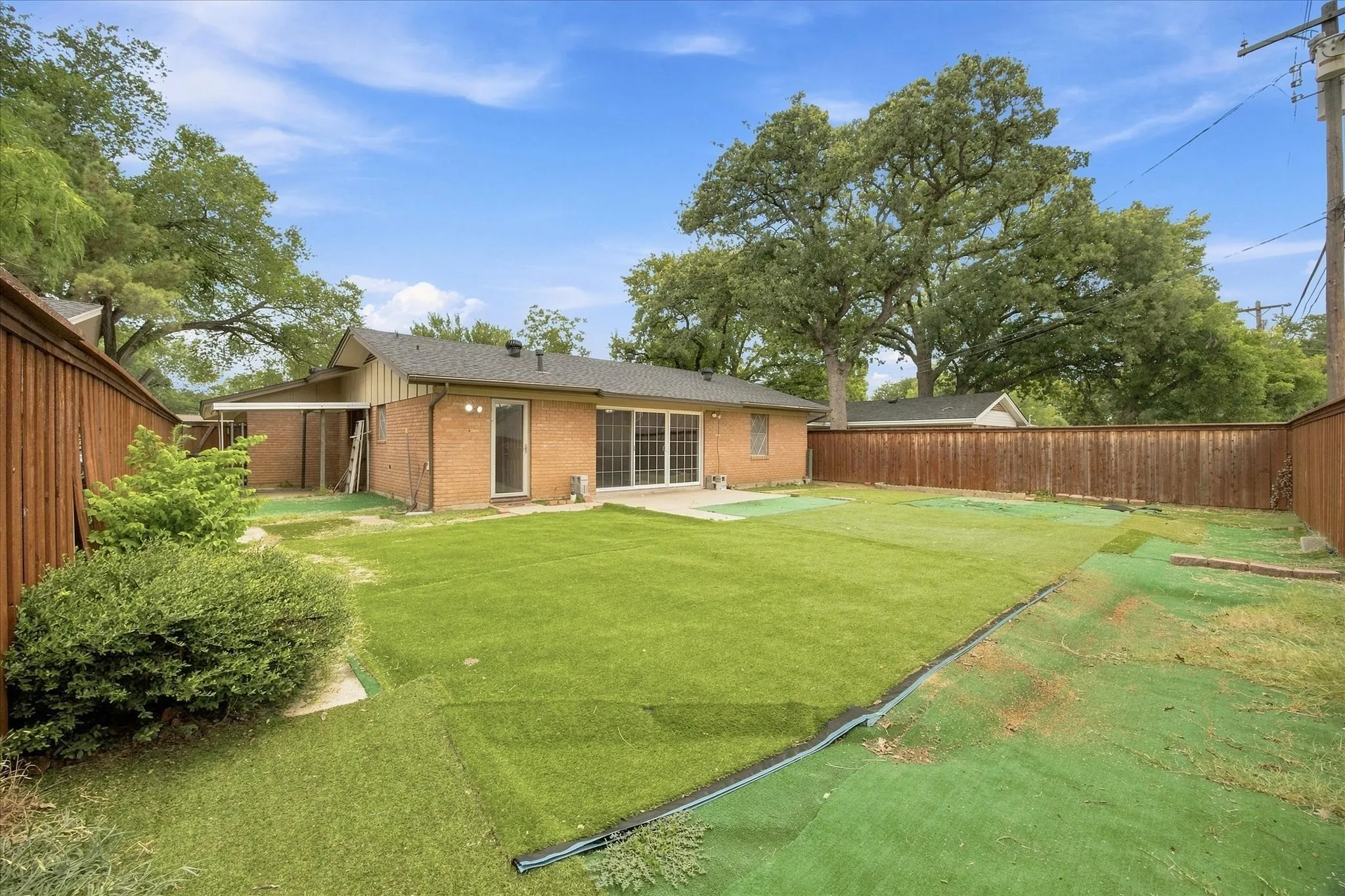 Single Family Residence For Sale in Dallas County , 2210 Fairfax Drive, Irving, Texas 75060, 3 Bedroom, 2 Bathroom, 2 Garage spaces, 1,162 Sqft, built in 1961, mls#21322681, Real Estate Agent in Irving, Homes For Sale in Dallas county, Homes For Sale in Irving, Realtor in Irving Texas, Real Estate Brokerage Independent Realty Texas, Luminita Cordes Realtor
