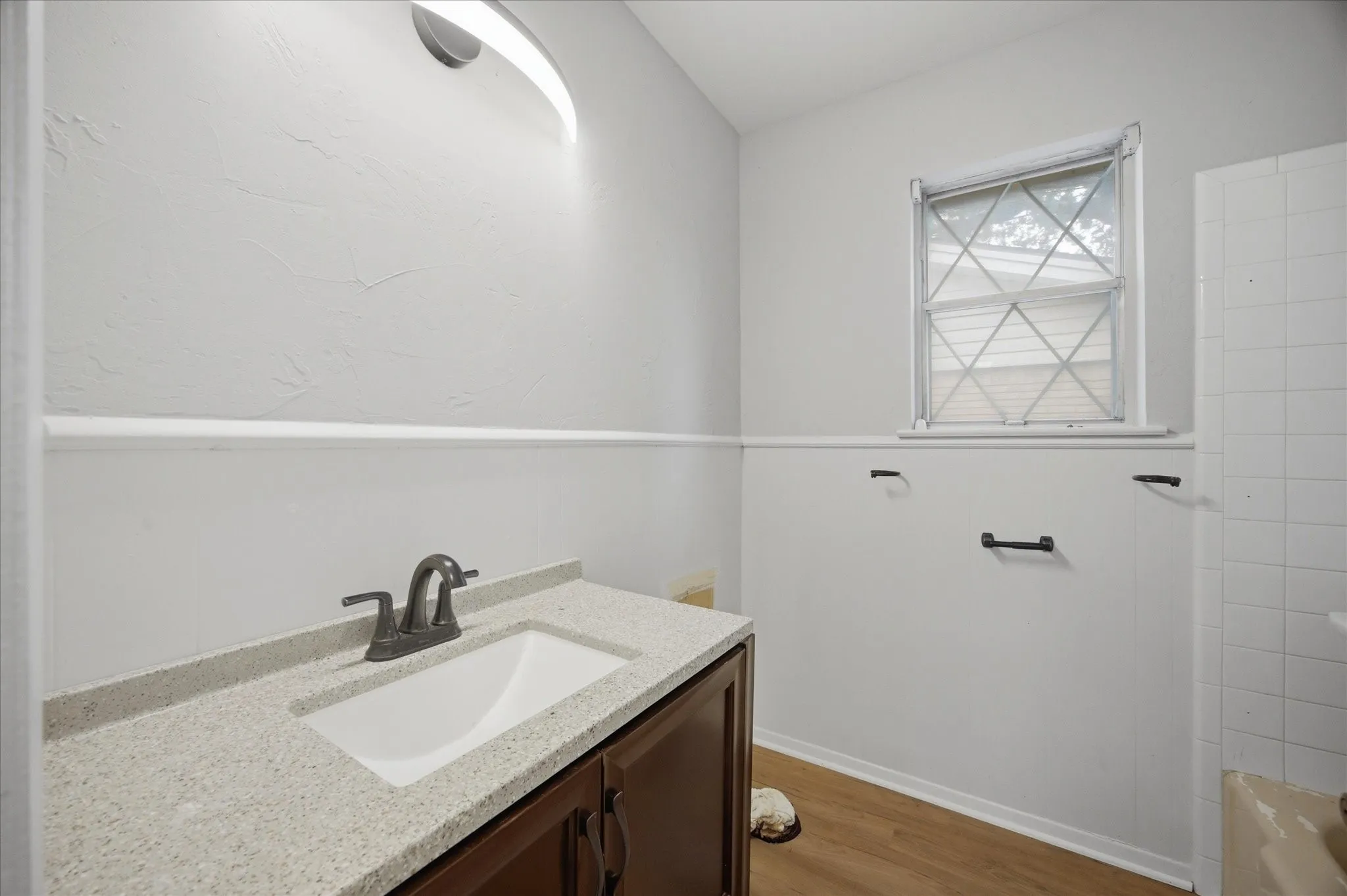 Single Family Residence For Sale in Dallas County , 2210 Fairfax Drive, Irving, Texas 75060, 3 Bedroom, 2 Bathroom, 2 Garage spaces, 1,162 Sqft, built in 1961, mls#21322681, Real Estate Agent in Irving, Homes For Sale in Dallas county, Homes For Sale in Irving, Realtor in Irving Texas, Real Estate Brokerage Independent Realty Texas, Luminita Cordes Realtor