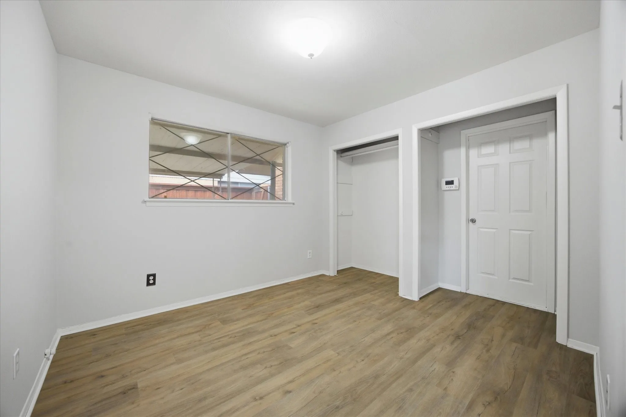 Single Family Residence For Sale in Dallas County , 2210 Fairfax Drive, Irving, Texas 75060, 3 Bedroom, 2 Bathroom, 2 Garage spaces, 1,162 Sqft, built in 1961, mls#21322681, Real Estate Agent in Irving, Homes For Sale in Dallas county, Homes For Sale in Irving, Realtor in Irving Texas, Real Estate Brokerage Independent Realty Texas, Luminita Cordes Realtor