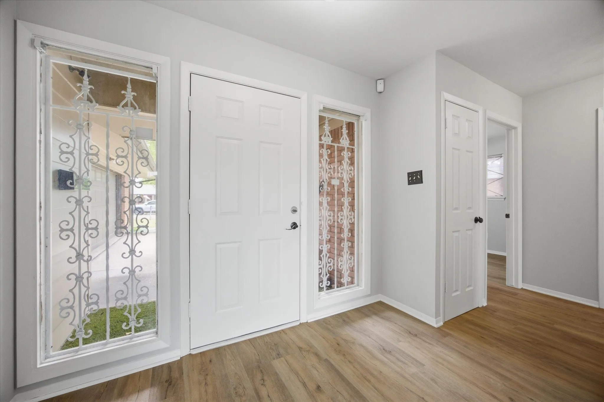 Single Family Residence For Sale in Dallas County , 2210 Fairfax Drive, Irving, Texas 75060, 3 Bedroom, 2 Bathroom, 2 Garage spaces, 1,162 Sqft, built in 1961, mls#21322681, Real Estate Agent in Irving, Homes For Sale in Dallas county, Homes For Sale in Irving, Realtor in Irving Texas, Real Estate Brokerage Independent Realty Texas, Luminita Cordes Realtor