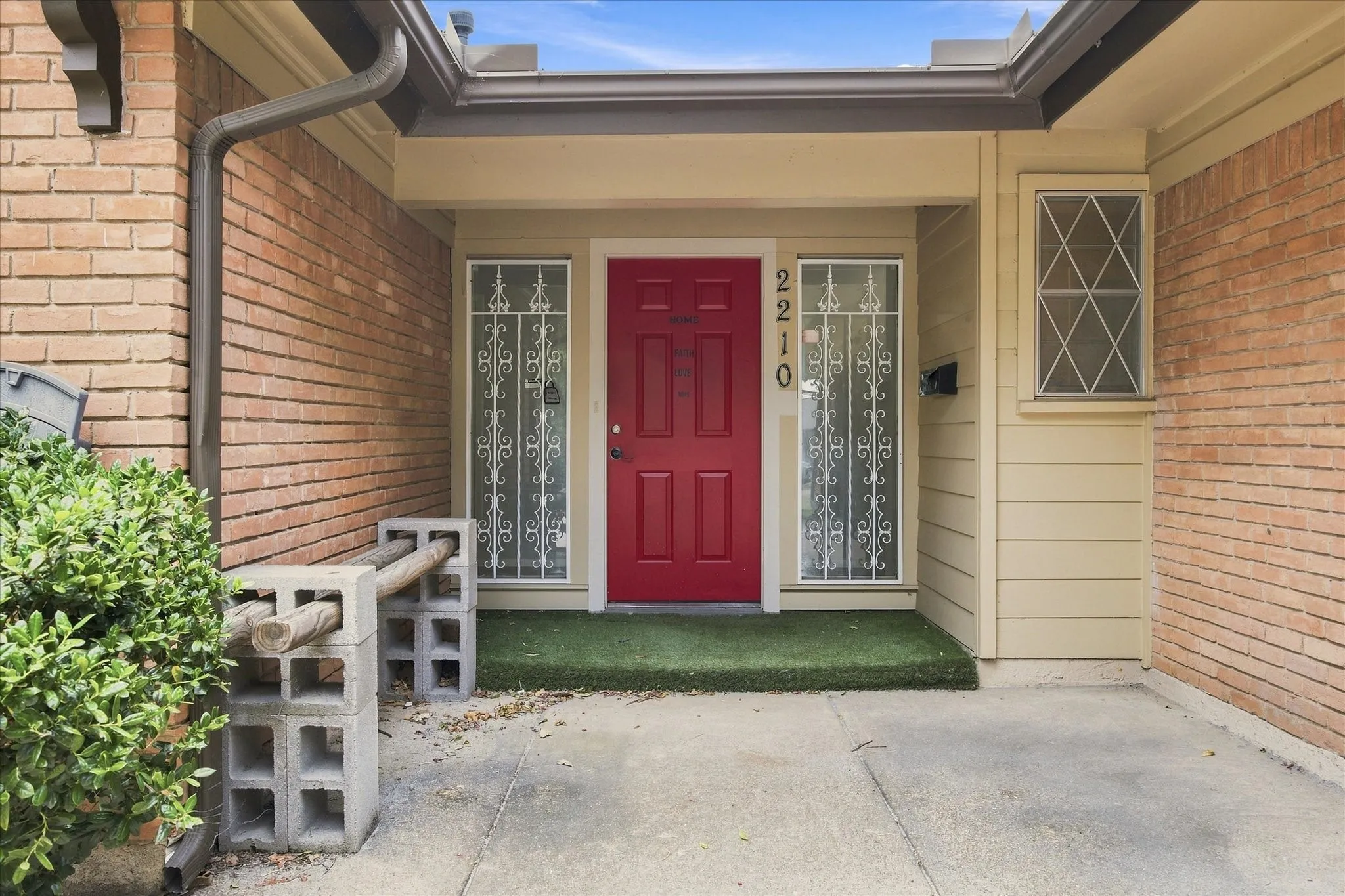 Single Family Residence For Sale in Dallas County , 2210 Fairfax Drive, Irving, Texas 75060, 3 Bedroom, 2 Bathroom, 2 Garage spaces, 1,162 Sqft, built in 1961, mls#21322681, Real Estate Agent in Irving, Homes For Sale in Dallas county, Homes For Sale in Irving, Realtor in Irving Texas, Real Estate Brokerage Independent Realty Texas, Luminita Cordes Realtor