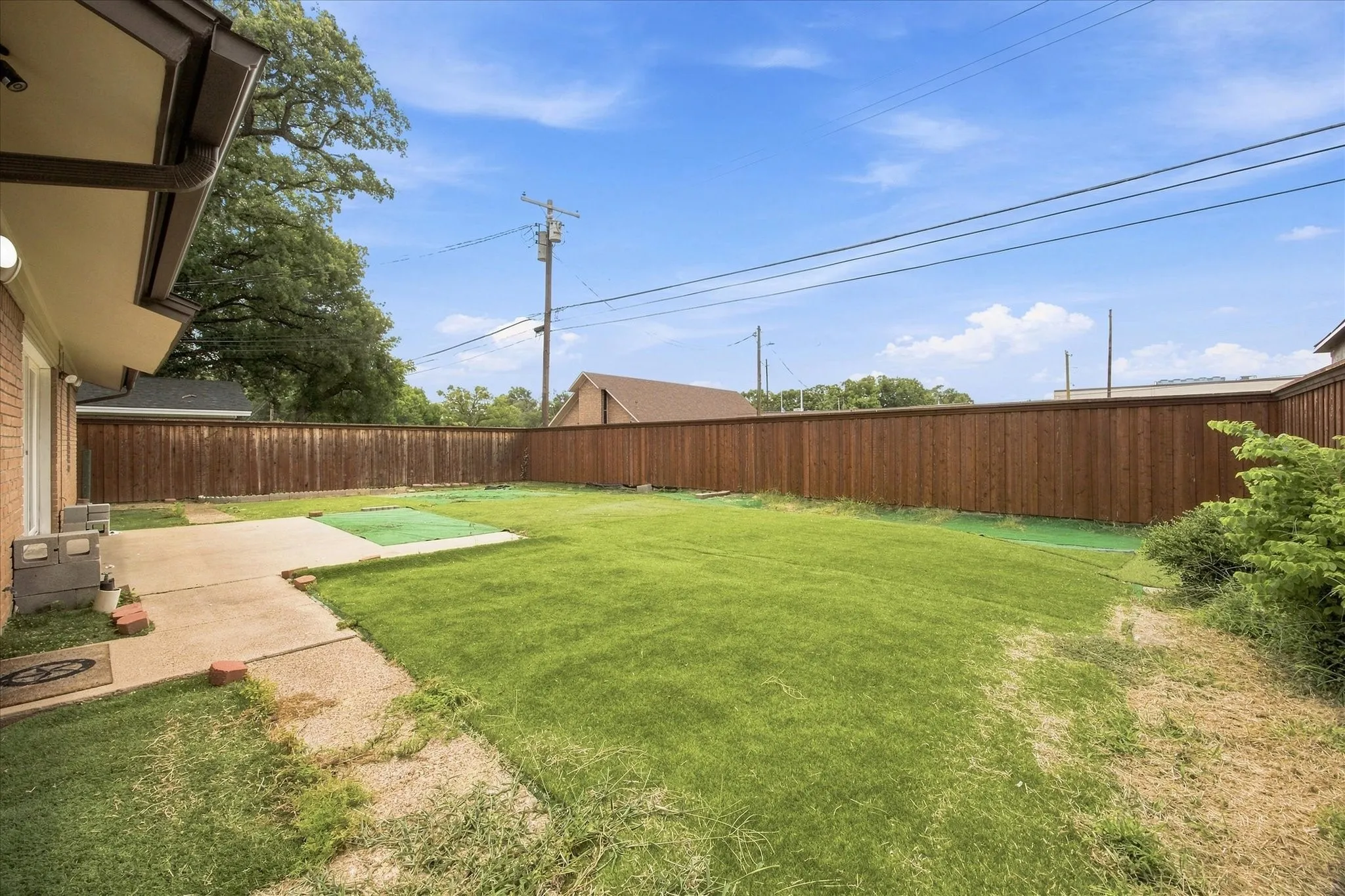 Single Family Residence For Sale in Dallas County , 2210 Fairfax Drive, Irving, Texas 75060, 3 Bedroom, 2 Bathroom, 2 Garage spaces, 1,162 Sqft, built in 1961, mls#21322681, Real Estate Agent in Irving, Homes For Sale in Dallas county, Homes For Sale in Irving, Realtor in Irving Texas, Real Estate Brokerage Independent Realty Texas, Luminita Cordes Realtor