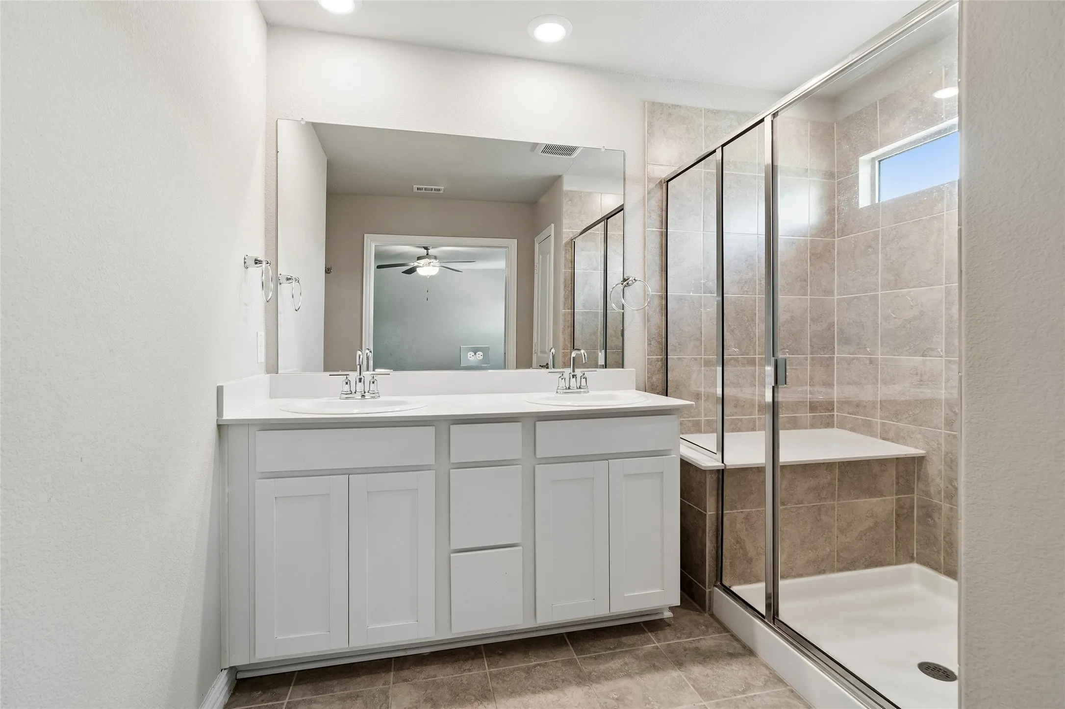 Single Family Residence For Sale in Dallas County , 7526 Ezra Mews, Rowlett, Texas 75089, 3 Bedroom, 3 Bathroom, 2 Garage spaces, 1,894 Sqft, built in 2021, mls#21326813, Real Estate Agent in Rowlett, Homes For Sale in Dallas county, Homes For Sale in Rowlett, Realtor in Rowlett Texas, Real Estate Brokerage Independent Realty Texas, Luminita Cordes Realtor