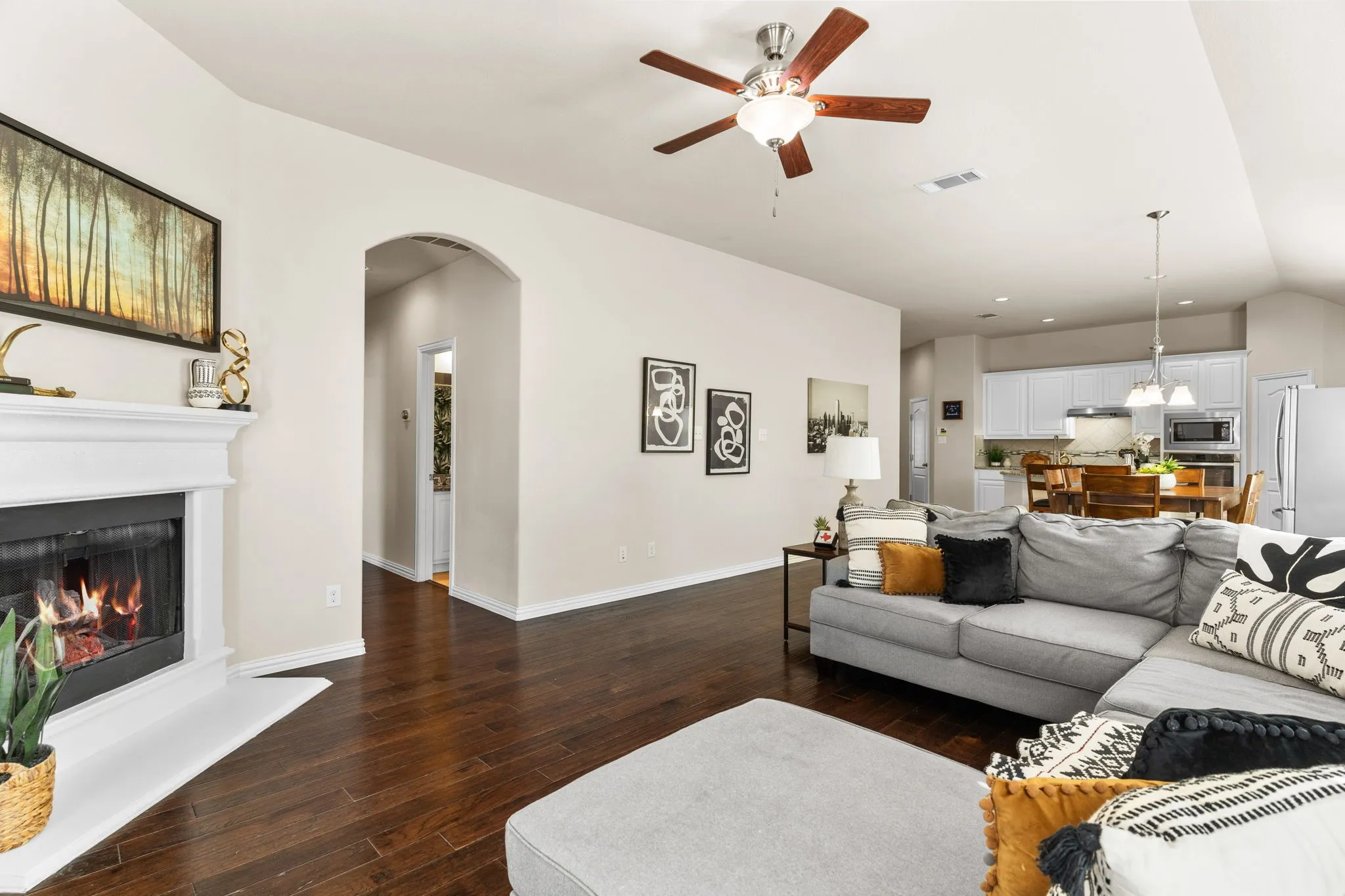 Single Family Residence For Sale in Collin County , 7513 W Fork Lane, Mc Kinney, Texas 75071, 3 Bedroom, 3 Bathroom, 2 Garage spaces, 2,104 Sqft, built in 2016, mls#21333083, Real Estate Agent in Mc Kinney, Homes For Sale in Collin county, Homes For Sale in Mc Kinney, Realtor in Mc Kinney Texas, Real Estate Brokerage Independent Realty Texas, Luminita Cordes Realtor