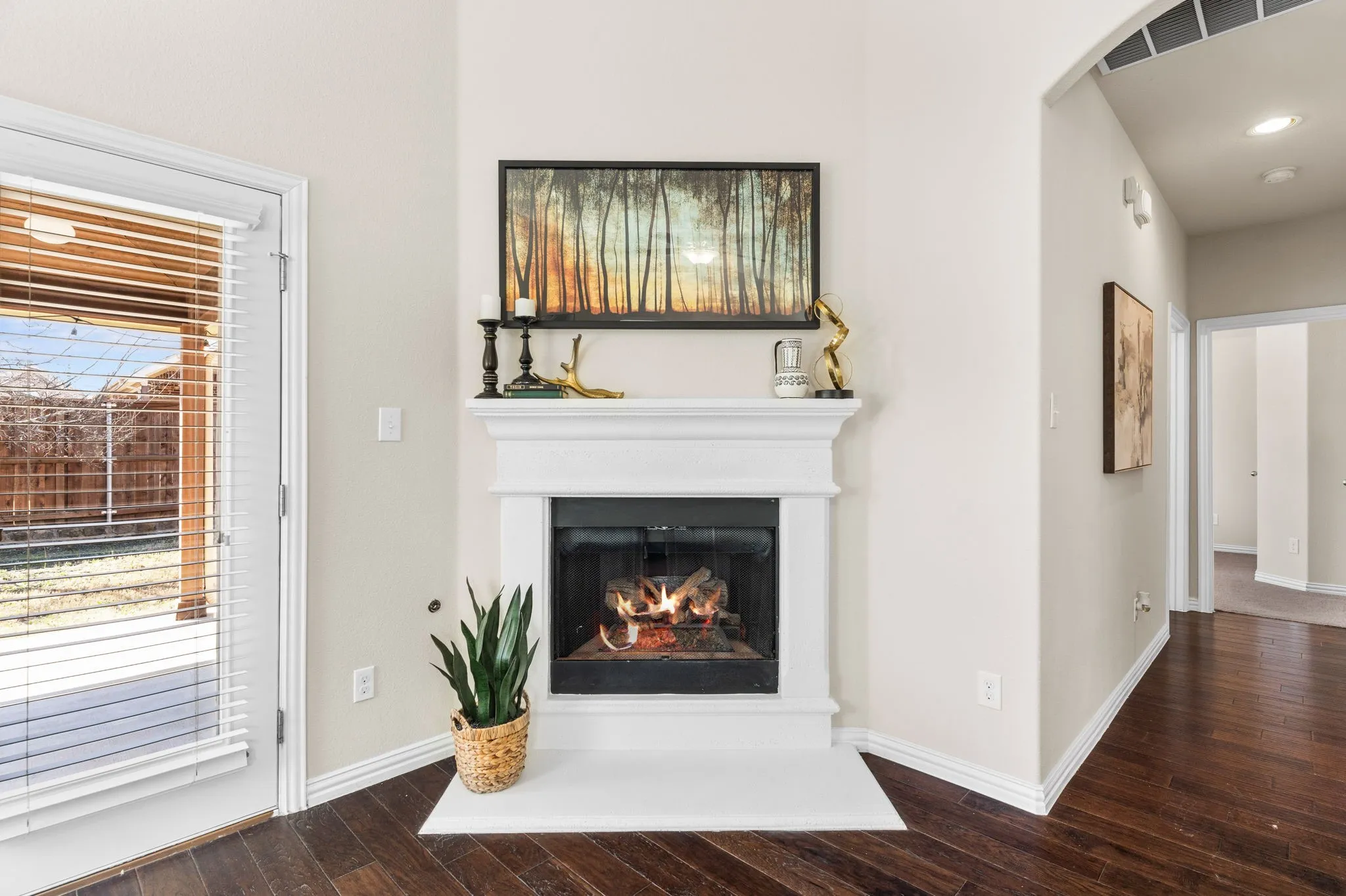 Single Family Residence For Sale in Collin County , 7513 W Fork Lane, Mc Kinney, Texas 75071, 3 Bedroom, 3 Bathroom, 2 Garage spaces, 2,104 Sqft, built in 2016, mls#21333083, Real Estate Agent in Mc Kinney, Homes For Sale in Collin county, Homes For Sale in Mc Kinney, Realtor in Mc Kinney Texas, Real Estate Brokerage Independent Realty Texas, Luminita Cordes Realtor
