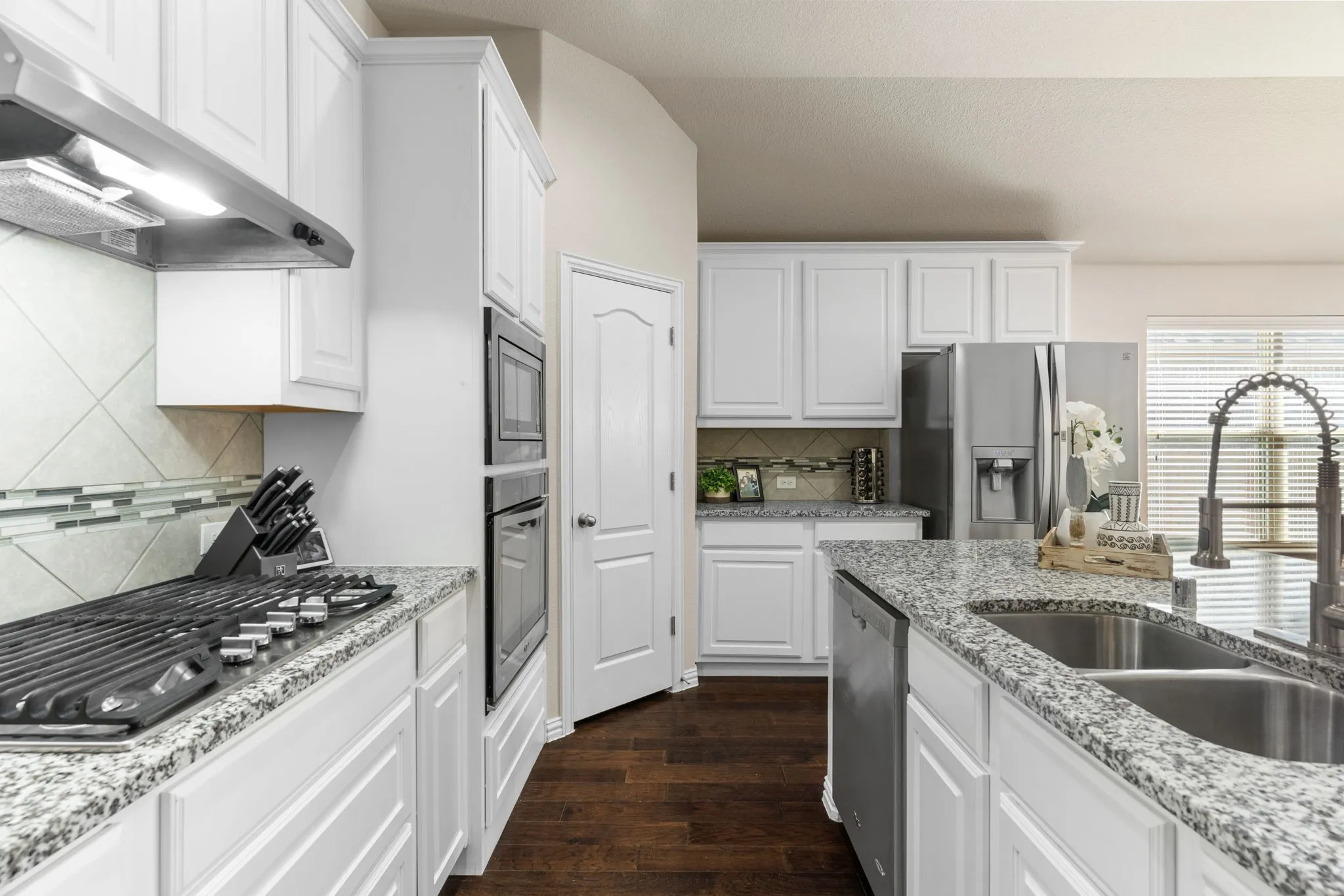 Single Family Residence For Sale in Collin County , 7513 W Fork Lane, Mc Kinney, Texas 75071, 3 Bedroom, 3 Bathroom, 2 Garage spaces, 2,104 Sqft, built in 2016, mls#21333083, Real Estate Agent in Mc Kinney, Homes For Sale in Collin county, Homes For Sale in Mc Kinney, Realtor in Mc Kinney Texas, Real Estate Brokerage Independent Realty Texas, Luminita Cordes Realtor