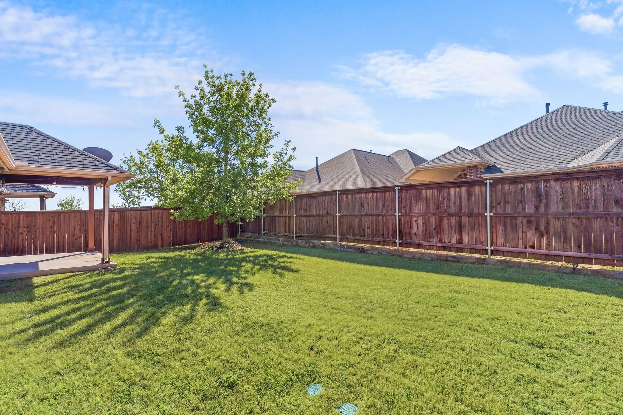 Single Family Residence For Sale in Collin County , 7513 W Fork Lane, Mc Kinney, Texas 75071, 3 Bedroom, 3 Bathroom, 2 Garage spaces, 2,104 Sqft, built in 2016, mls#21333083, Real Estate Agent in Mc Kinney, Homes For Sale in Collin county, Homes For Sale in Mc Kinney, Realtor in Mc Kinney Texas, Real Estate Brokerage Independent Realty Texas, Luminita Cordes Realtor