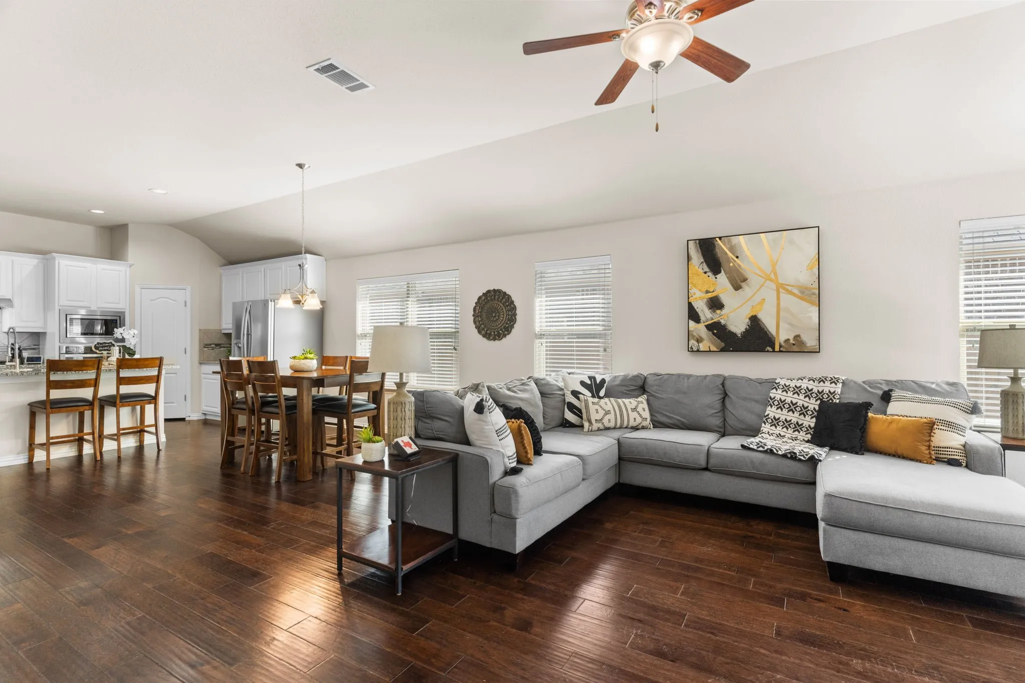 Single Family Residence For Sale in Collin County , 7513 W Fork Lane, Mc Kinney, Texas 75071, 3 Bedroom, 3 Bathroom, 2 Garage spaces, 2,104 Sqft, built in 2016, mls#21333083, Real Estate Agent in Mc Kinney, Homes For Sale in Collin county, Homes For Sale in Mc Kinney, Realtor in Mc Kinney Texas, Real Estate Brokerage Independent Realty Texas, Luminita Cordes Realtor