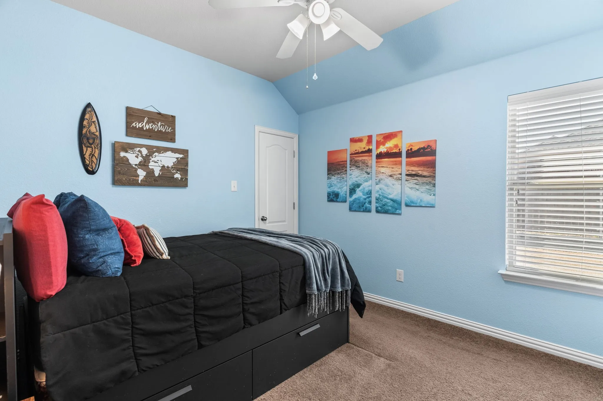 Single Family Residence For Sale in Collin County , 7513 W Fork Lane, Mc Kinney, Texas 75071, 3 Bedroom, 3 Bathroom, 2 Garage spaces, 2,104 Sqft, built in 2016, mls#21333083, Real Estate Agent in Mc Kinney, Homes For Sale in Collin county, Homes For Sale in Mc Kinney, Realtor in Mc Kinney Texas, Real Estate Brokerage Independent Realty Texas, Luminita Cordes Realtor