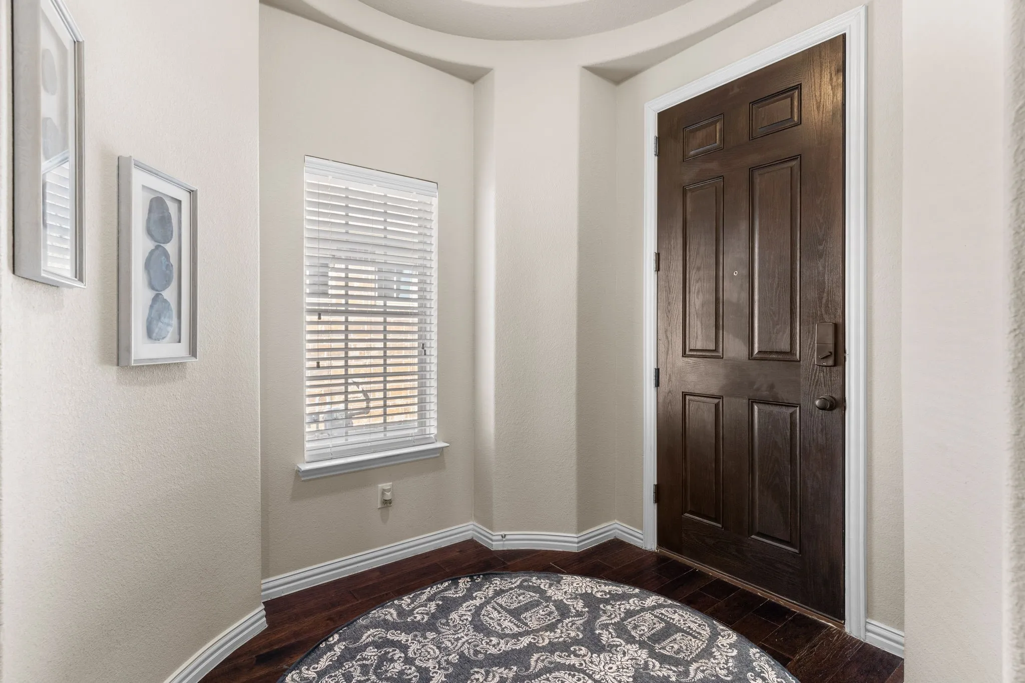 Single Family Residence For Sale in Collin County , 7513 W Fork Lane, Mc Kinney, Texas 75071, 3 Bedroom, 3 Bathroom, 2 Garage spaces, 2,104 Sqft, built in 2016, mls#21333083, Real Estate Agent in Mc Kinney, Homes For Sale in Collin county, Homes For Sale in Mc Kinney, Realtor in Mc Kinney Texas, Real Estate Brokerage Independent Realty Texas, Luminita Cordes Realtor