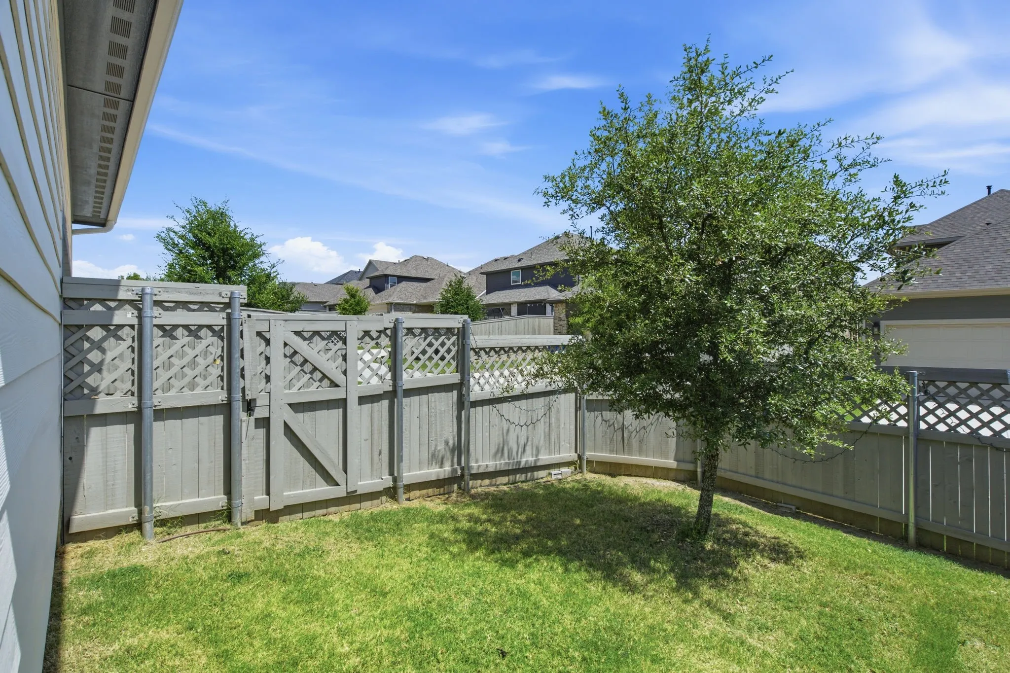 Single Family Residence For Sale in Denton County , 2327 Jack Rabbit Way, Northlake, Texas 76247, 4 Bedroom, 4 Bathroom, 2 Garage spaces, 2,675 Sqft, built in 2022, mls#21330752, Real Estate Agent in Northlake, Homes For Sale in Denton county, Homes For Sale in Northlake, Realtor in Northlake Texas, Real Estate Brokerage Independent Realty Texas, Luminita Cordes Realtor