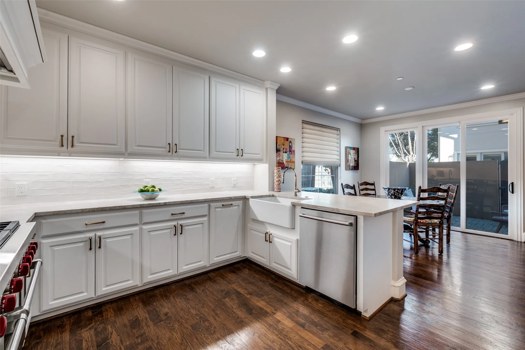 Townhouse For Rent in Dallas County , 4518 Normandy Avenue, University Park, Texas 75205, 4 Bedroom, 5 Bathroom, 2 Garage spaces, 3,072 Sqft, built in 2013, mls#21330723, Real Estate Agent in University Park, Homes For Rent in Dallas county, Homes For Rent in University Park, Realtor in University Park Texas, Real Estate Brokerage Independent Realty Texas, Luminita Cordes Realtor