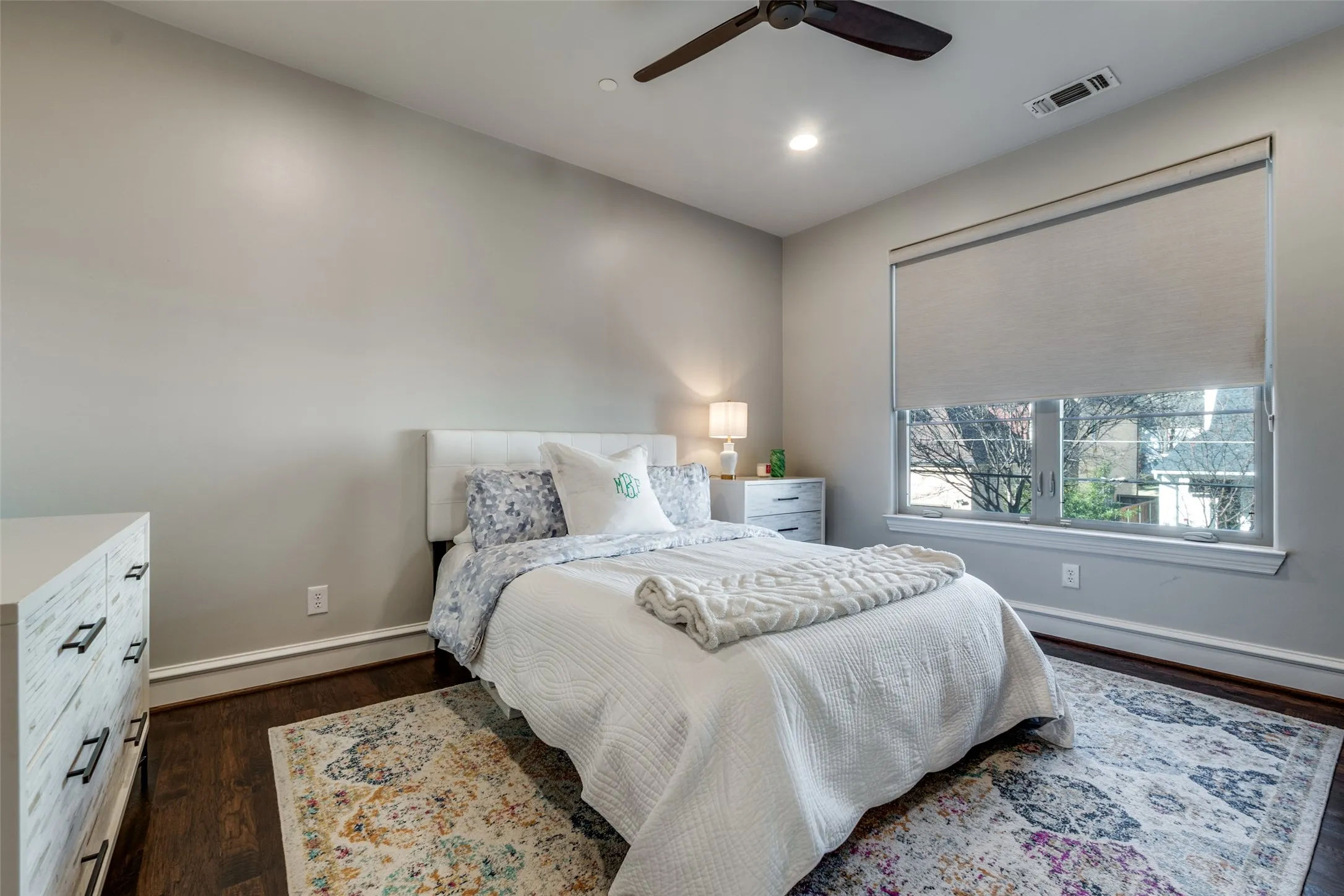 Townhouse For Rent in Dallas County , 4518 Normandy Avenue, University Park, Texas 75205, 4 Bedroom, 5 Bathroom, 2 Garage spaces, 3,072 Sqft, built in 2013, mls#21330723, Real Estate Agent in University Park, Homes For Rent in Dallas county, Homes For Rent in University Park, Realtor in University Park Texas, Real Estate Brokerage Independent Realty Texas, Luminita Cordes Realtor