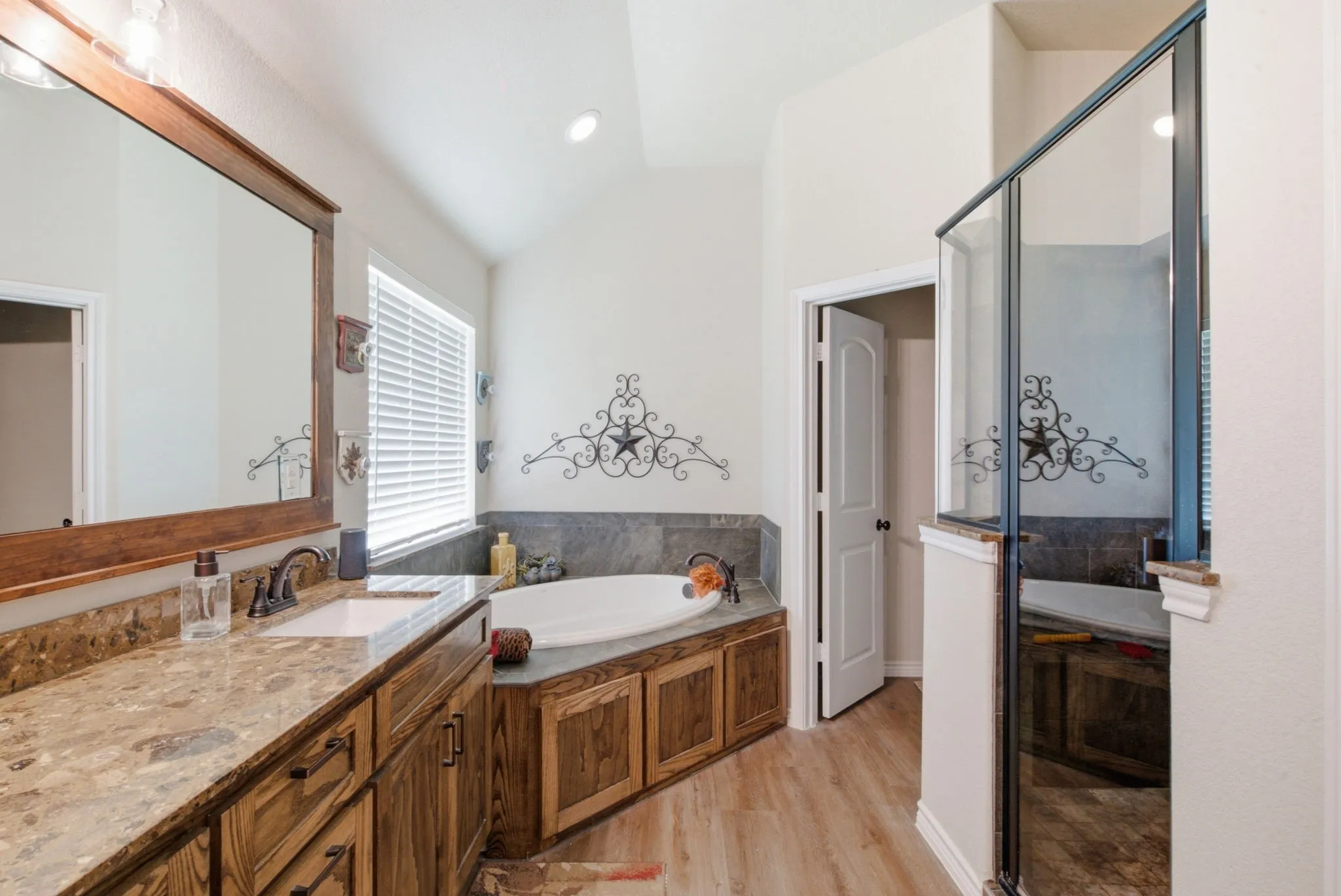 Primary bath