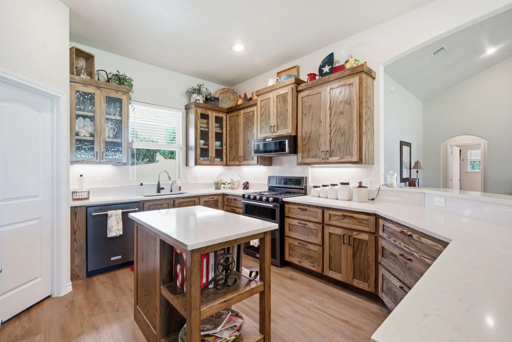 Single Family Residence For Sale in Erath County , 640 Sunfish Point, Bluff Dale, Texas 76433, 3 Bedroom, 2 Bathroom, 2 Garage spaces, 2,103 Sqft, built in 2020, mls#21326609, Real Estate Agent in Bluff Dale, Homes For Sale in Erath county, Homes For Sale in Bluff Dale, Realtor in Bluff Dale Texas, Real Estate Brokerage Independent Realty Texas, Luminita Cordes Realtor