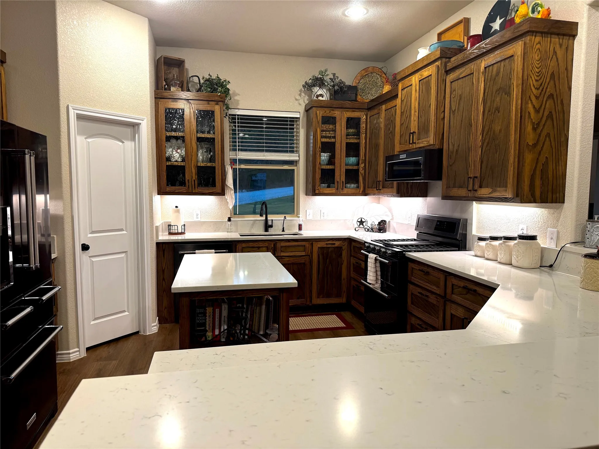 Single Family Residence For Sale in Erath County , 640 Sunfish Point, Bluff Dale, Texas 76433, 3 Bedroom, 2 Bathroom, 2 Garage spaces, 2,103 Sqft, built in 2020, mls#21326609, Real Estate Agent in Bluff Dale, Homes For Sale in Erath county, Homes For Sale in Bluff Dale, Realtor in Bluff Dale Texas, Real Estate Brokerage Independent Realty Texas, Luminita Cordes Realtor