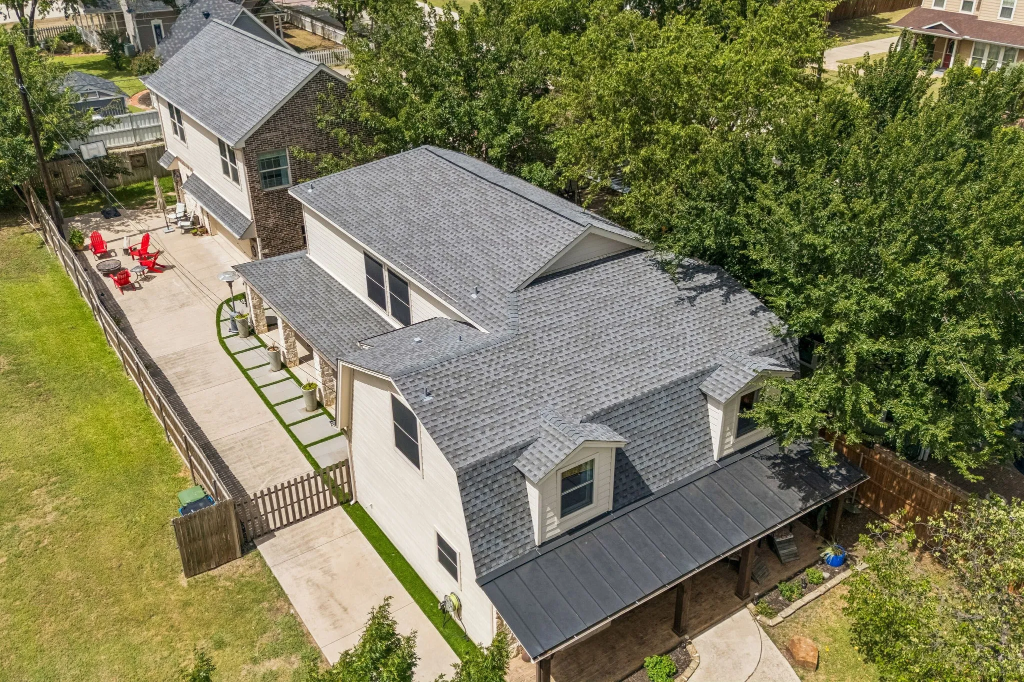 Single Family Residence For Sale in Denton County , 302 Denton Drive, Roanoke, Texas 76262, 4 Bedroom, 3 Bathroom, 3 Garage spaces, 2,592 Sqft, built in 1984, mls#21331539, Real Estate Agent in Roanoke, Homes For Sale in Denton county, Homes For Sale in Roanoke, Realtor in Roanoke Texas, Real Estate Brokerage Independent Realty Texas, Luminita Cordes Realtor
