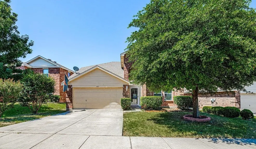 Single Family Residence For Rent in Tarrant County , 4937 Parkview Hills Lane, Fort Worth, Texas 76179, 4 Bedroom, 2 Bathroom, 1 Garage spaces, 2,368 Sqft, built in 2005, mls#21333128, Real Estate Agent in Fort Worth, Homes For Rent in Tarrant county, Homes For Rent in Fort Worth, Realtor in Fort Worth Texas, Real Estate Brokerage Independent Realty Texas, Luminita Cordes Realtor