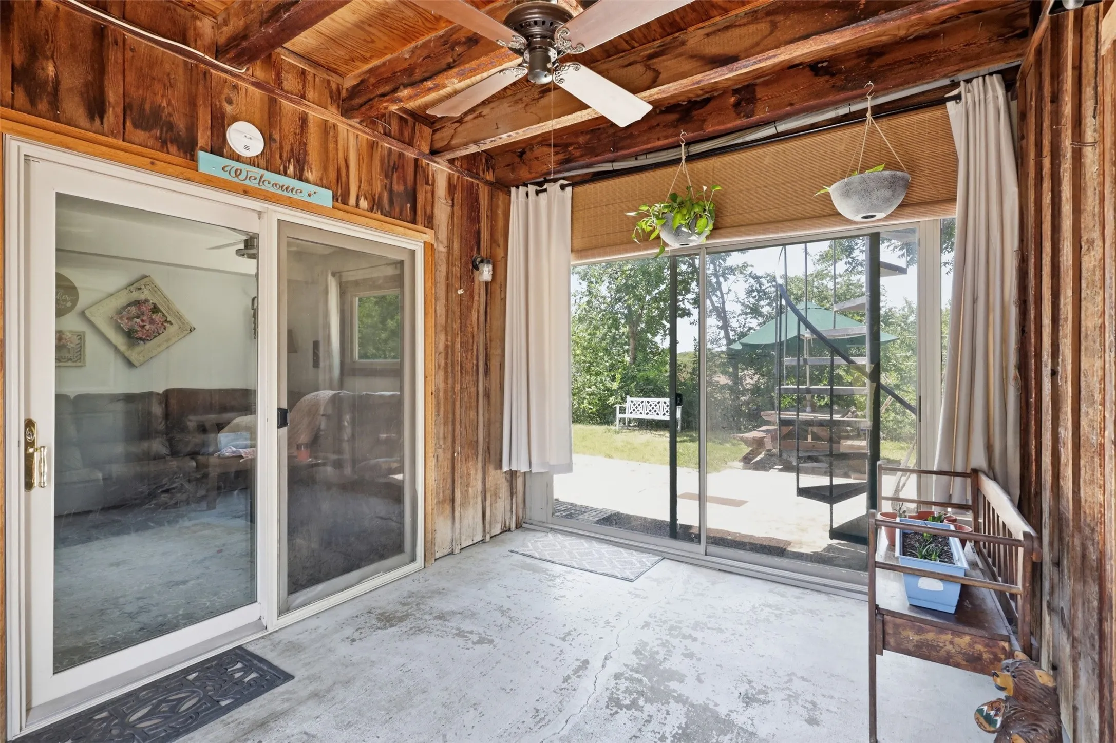 Single Family Residence For Sale in Tarrant County , 6039 Bear Creek Drive E, Fort Worth, Texas 76126, 4 Bedroom, 3 Bathroom, 2 Garage spaces, 2,437 Sqft, built in 1975, mls#21331956, Real Estate Agent in Fort Worth, Homes For Sale in Tarrant county, Homes For Sale in Fort Worth, Realtor in Fort Worth Texas, Real Estate Brokerage Independent Realty Texas, Luminita Cordes Realtor