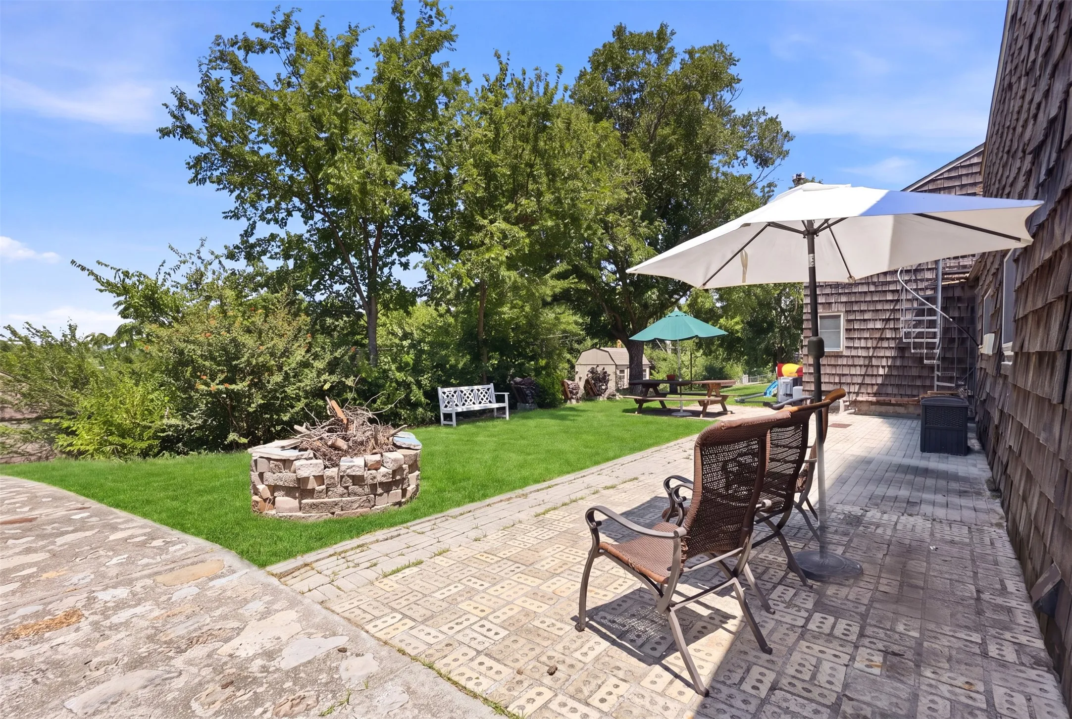 Single Family Residence For Sale in Tarrant County , 6039 Bear Creek Drive E, Fort Worth, Texas 76126, 4 Bedroom, 3 Bathroom, 2 Garage spaces, 2,437 Sqft, built in 1975, mls#21331956, Real Estate Agent in Fort Worth, Homes For Sale in Tarrant county, Homes For Sale in Fort Worth, Realtor in Fort Worth Texas, Real Estate Brokerage Independent Realty Texas, Luminita Cordes Realtor