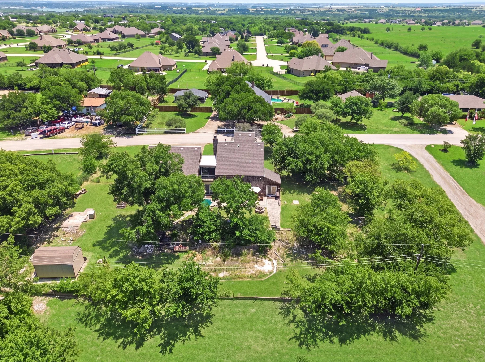 Single Family Residence For Sale in Tarrant County , 6039 Bear Creek Drive E, Fort Worth, Texas 76126, 4 Bedroom, 3 Bathroom, 2 Garage spaces, 2,437 Sqft, built in 1975, mls#21331956, Real Estate Agent in Fort Worth, Homes For Sale in Tarrant county, Homes For Sale in Fort Worth, Realtor in Fort Worth Texas, Real Estate Brokerage Independent Realty Texas, Luminita Cordes Realtor