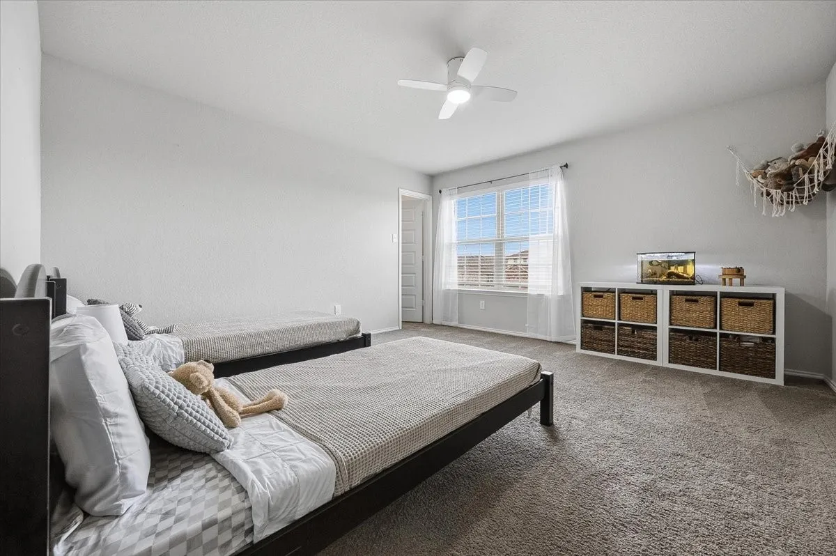Fantastic secondary bedroom with lots of space and natural light!
